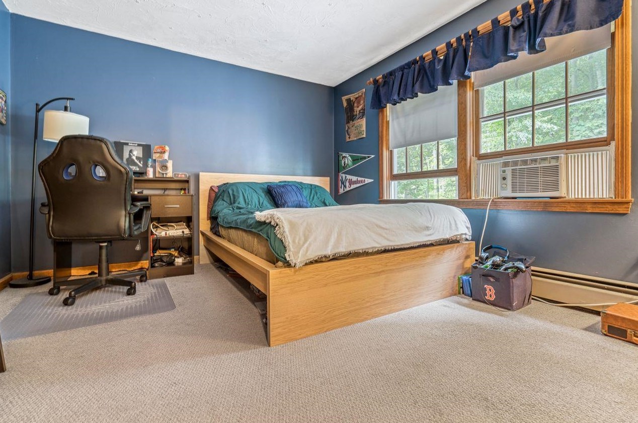 7 Erik St, Merrimack NH 03054-4572 exterior