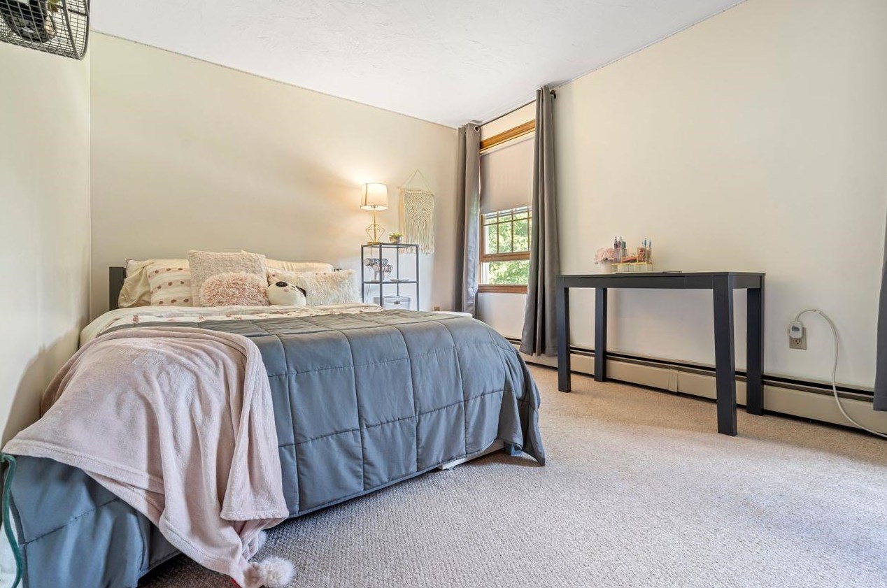 7 Erik St, Merrimack NH 03054-4572 exterior