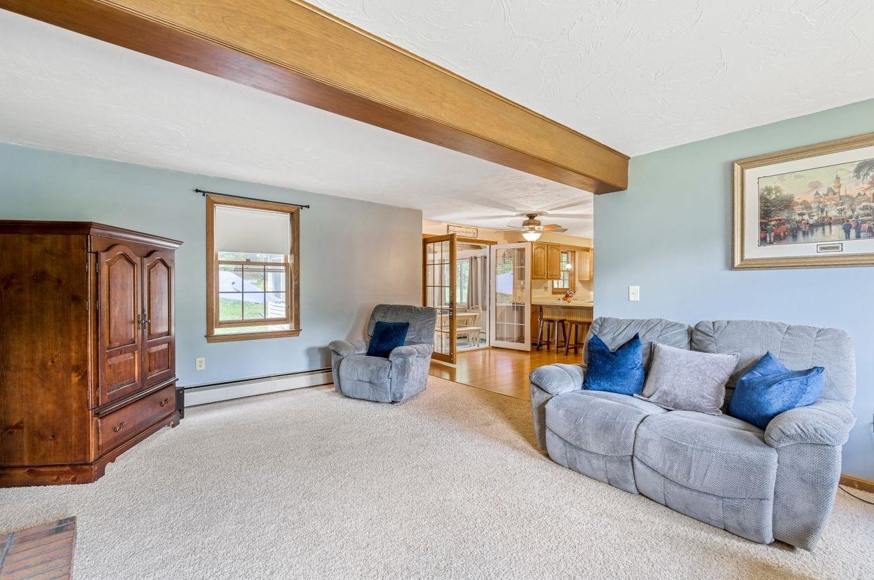 7 Erik St, Merrimack NH 03054-4572 exterior