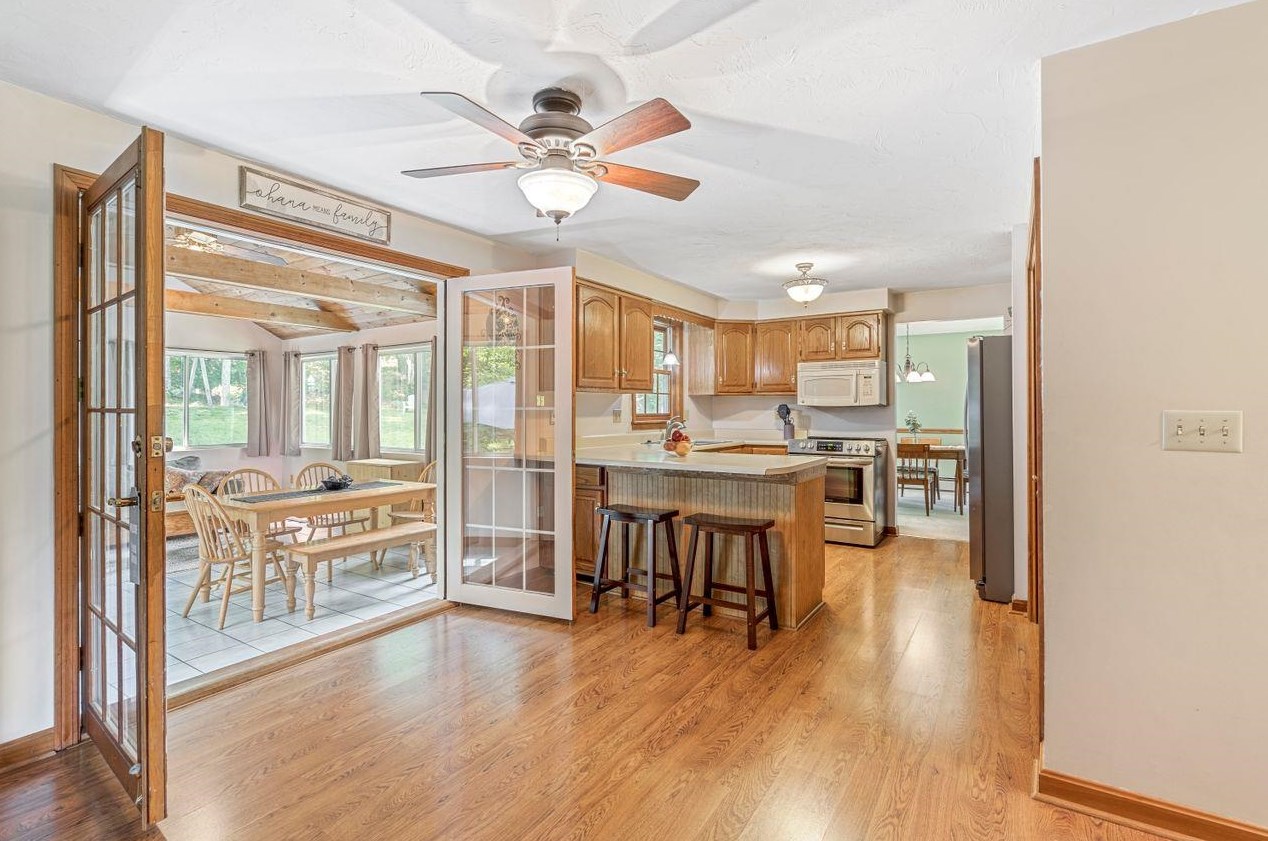 7 Erik St, Merrimack NH 03054-4572 exterior