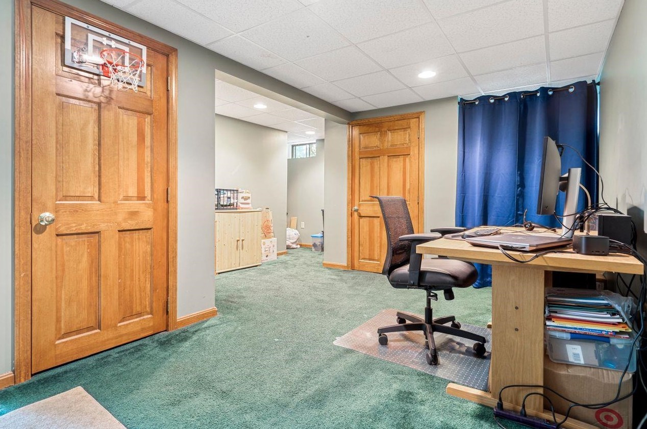 7 Erik St, Merrimack NH 03054-4572 exterior