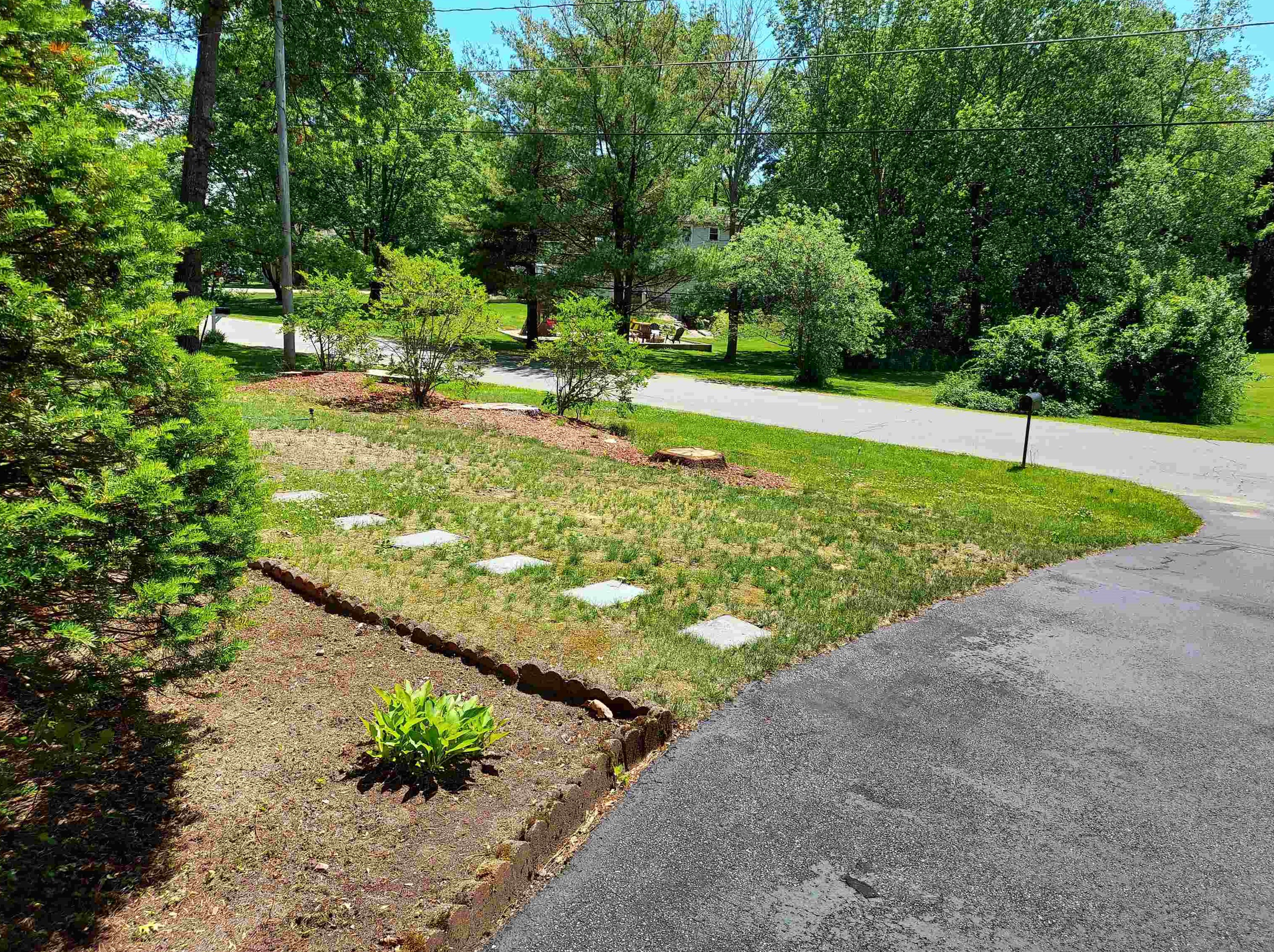 5 Greenwich Dr, Merrimack NH 03054-3027 exterior