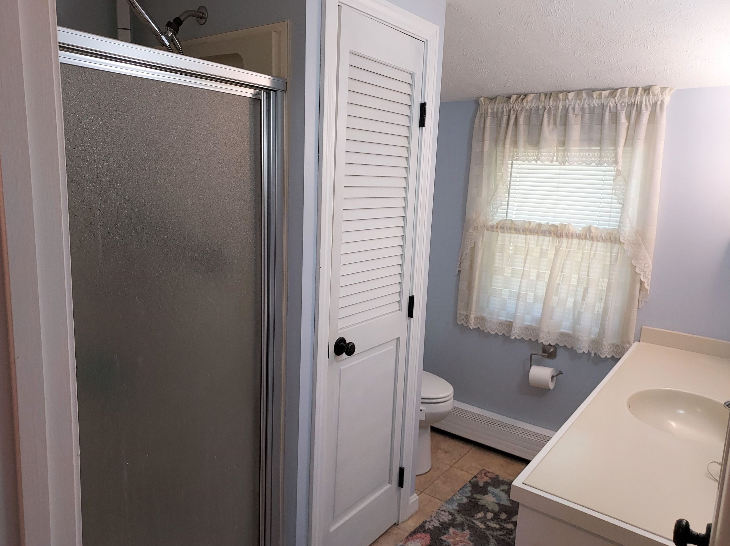 5 Greenwich Dr, Merrimack NH 03054-3027 exterior