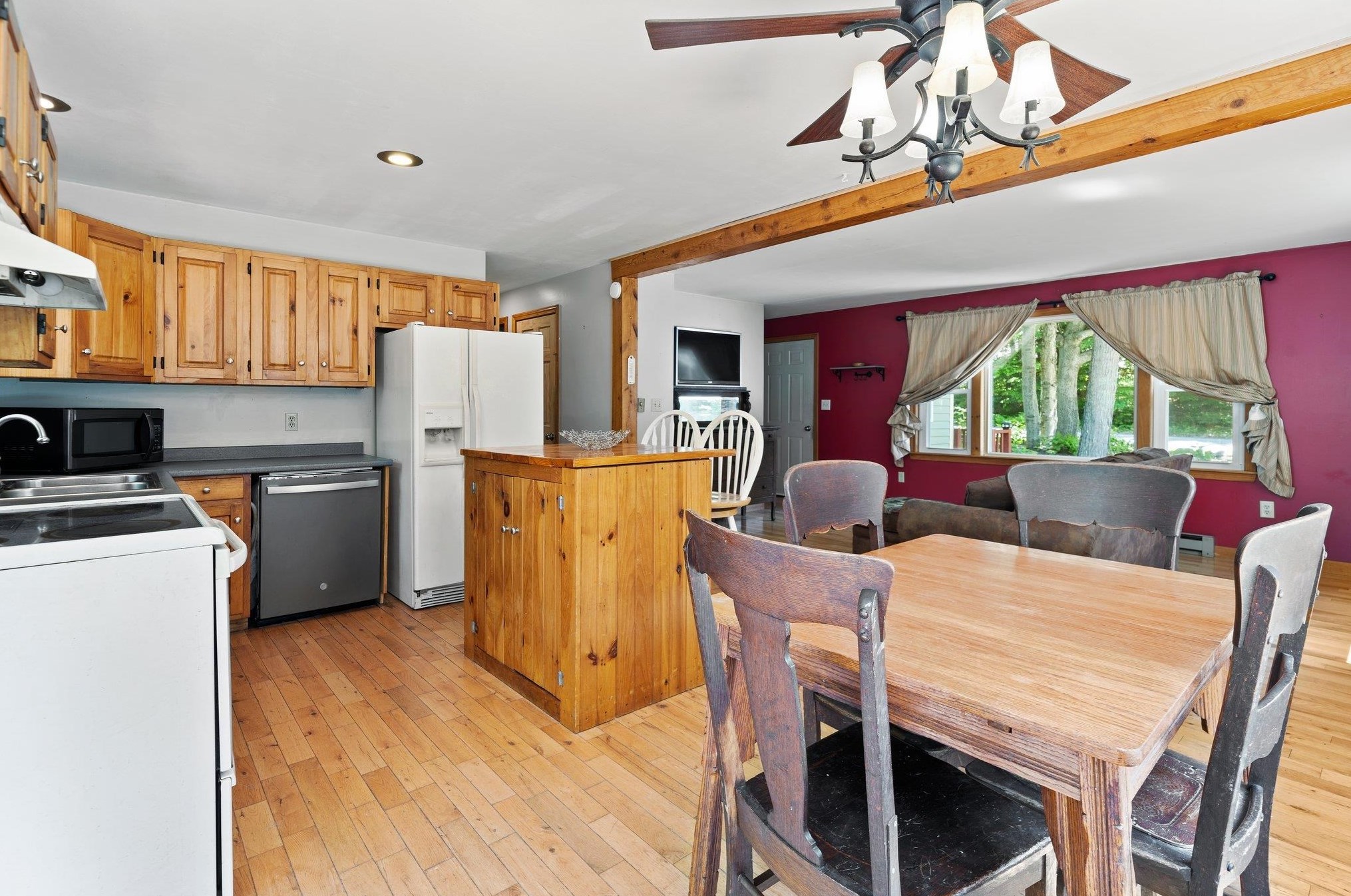 81 Ramblewood Pl, Newbury NH 03255-6107 exterior