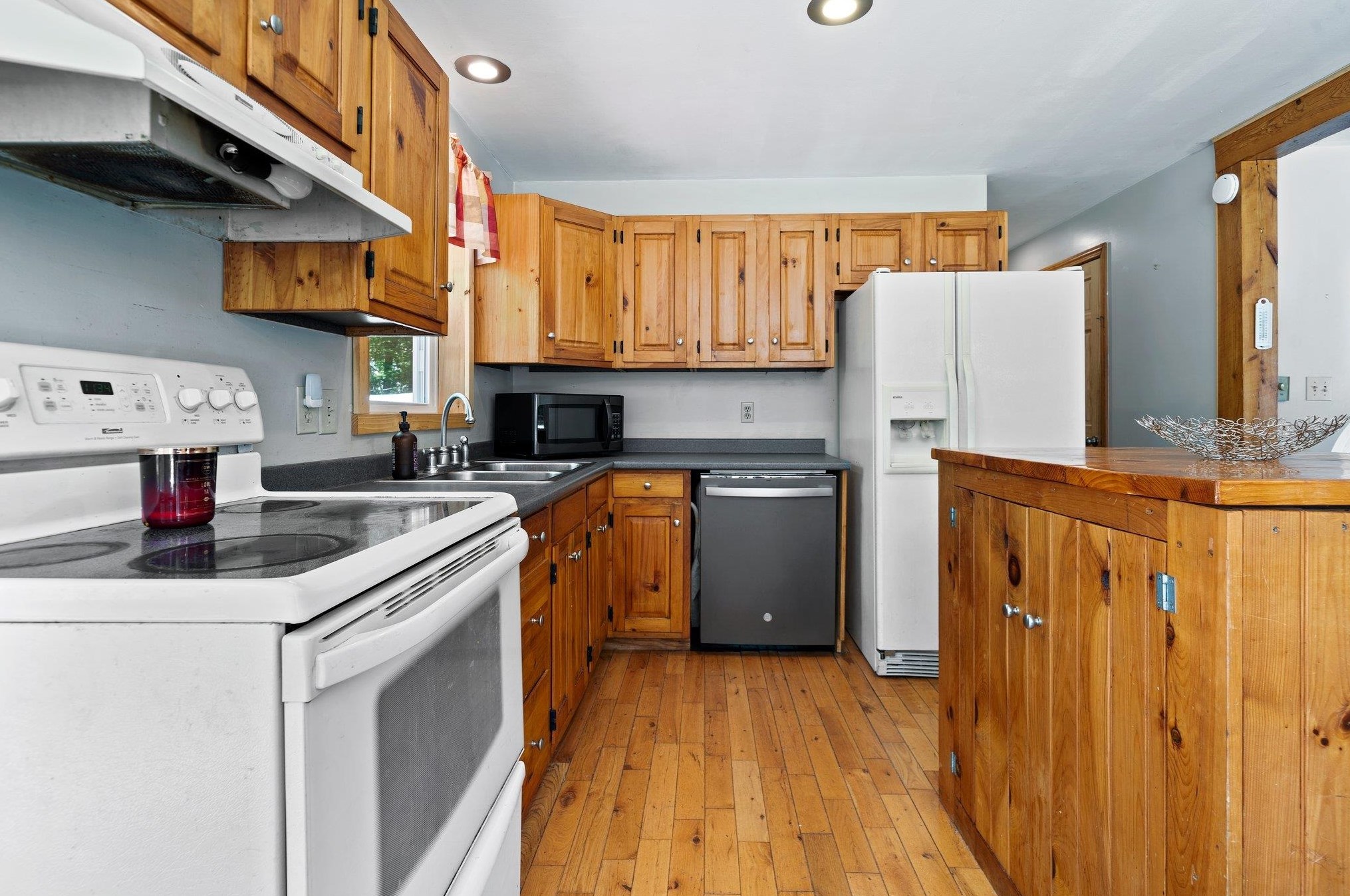 81 Ramblewood Pl, Newbury NH 03255-6107 exterior