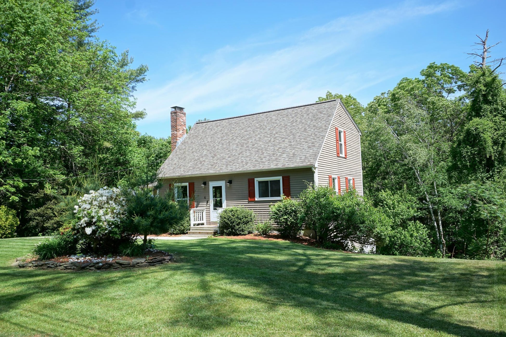 4 Strawberry Hill, Derry, NH 03038