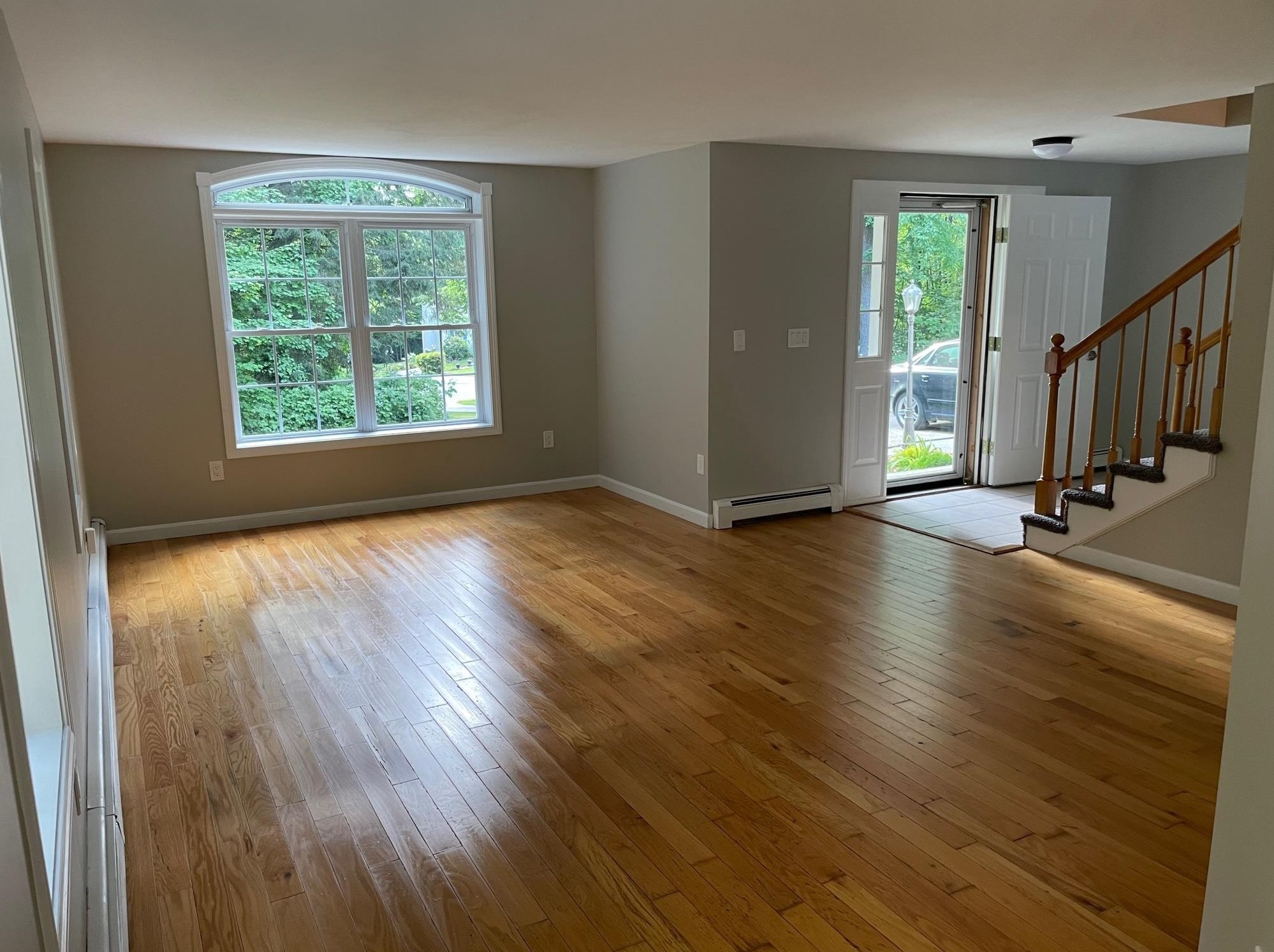 70 Juniper Dr, Goffstown, NH 03045