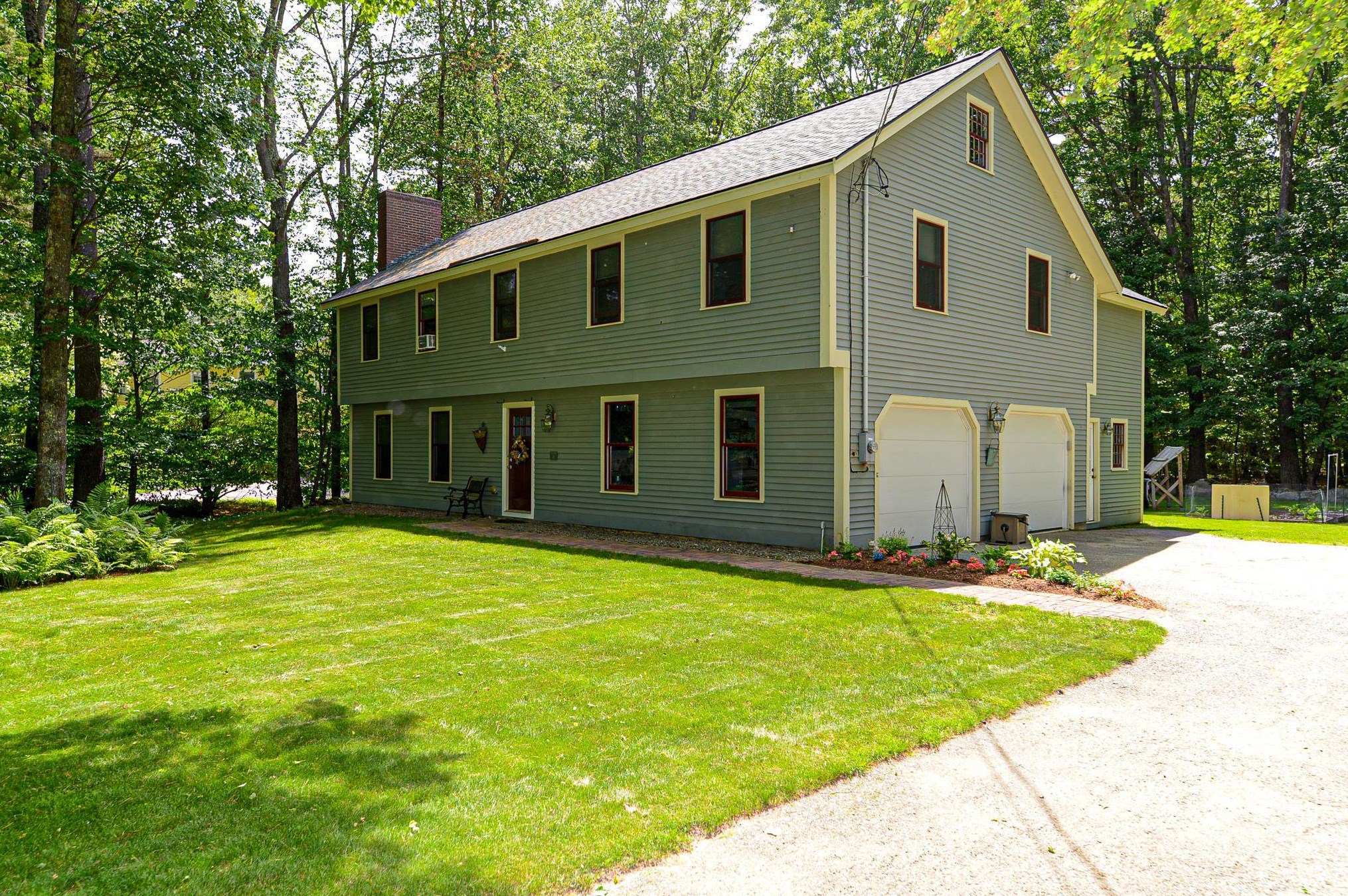 17 Little Pine Ln, Kensington, NH 03833-3109