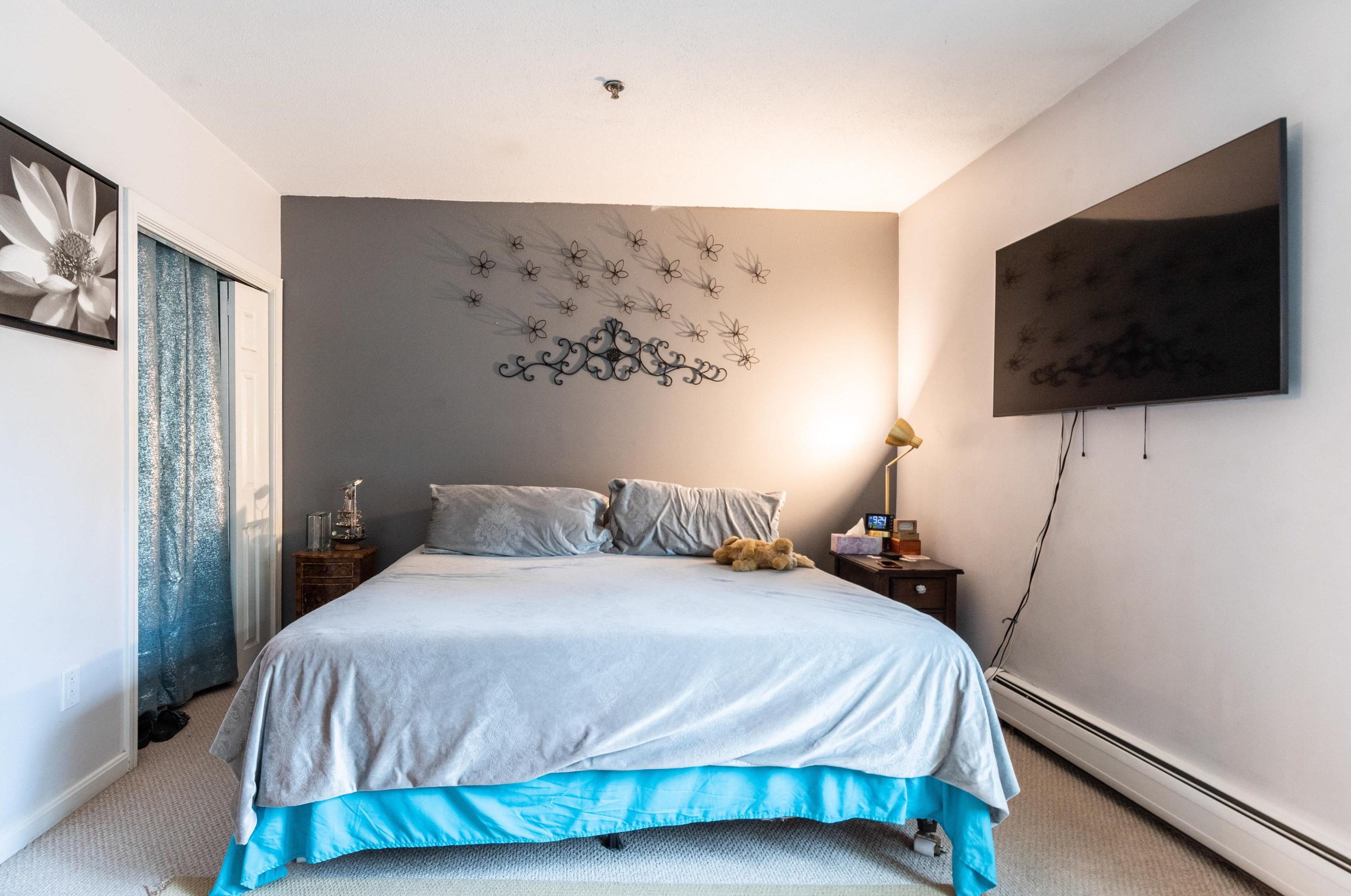 34 Riviera Rd, Hudson NH  03051-3372 exterior