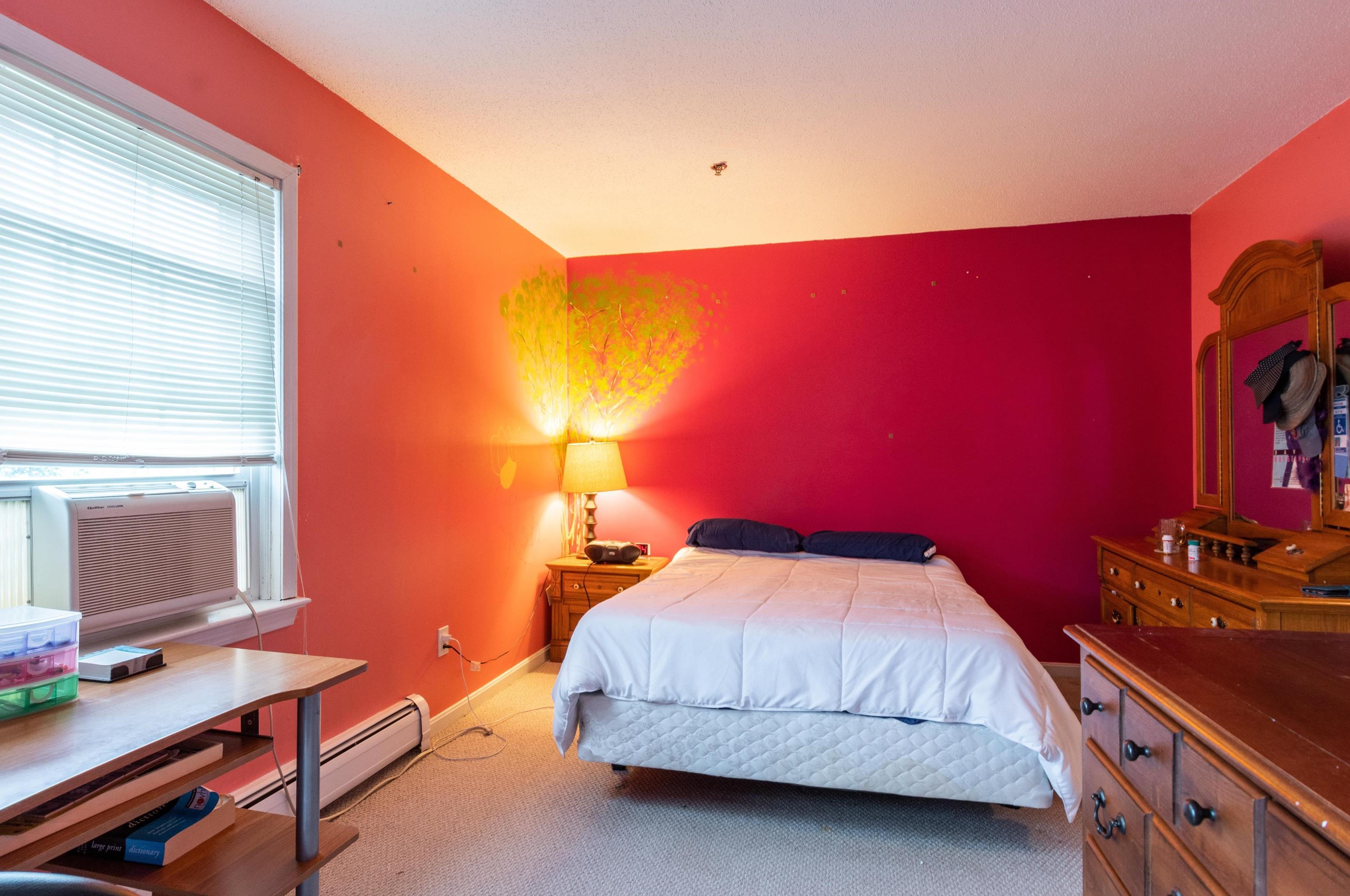 34 Riviera Rd, Hudson NH  03051-3372 exterior