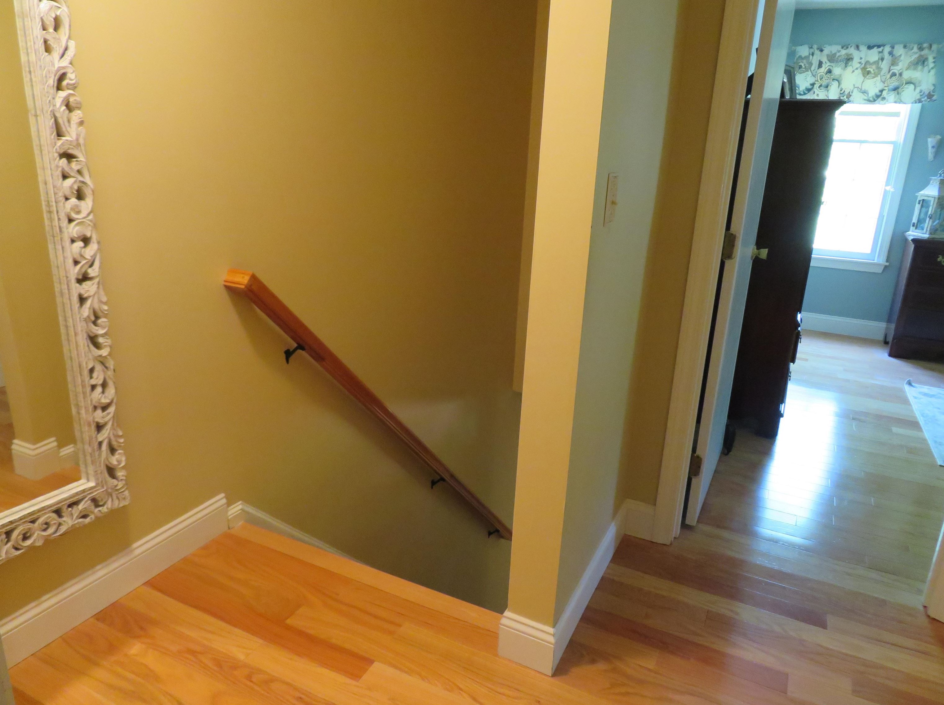 1 Apache Way, Tewksbury MA 01876-4617 exterior