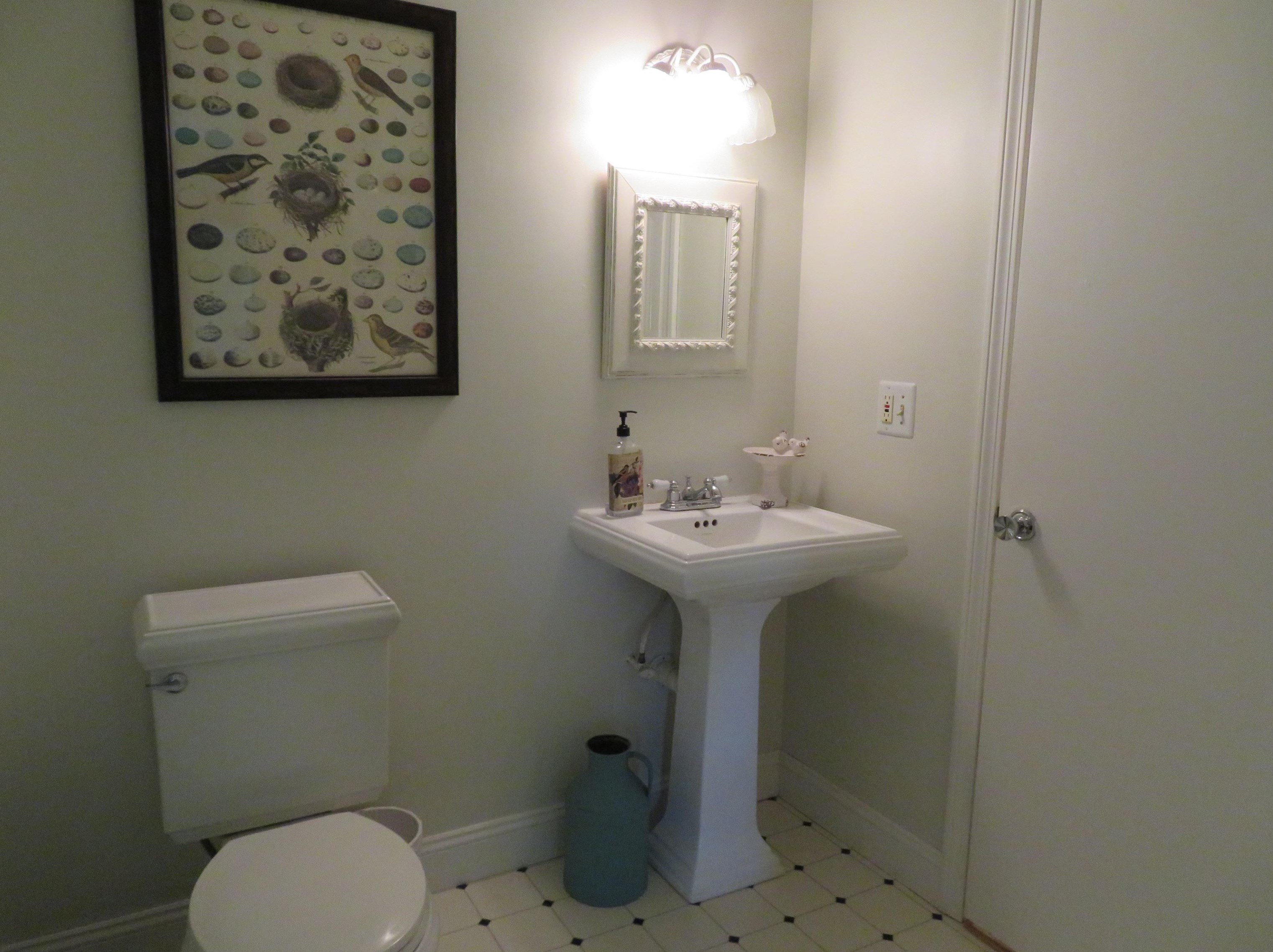 1 Apache Way, Tewksbury MA 01876-4617 exterior