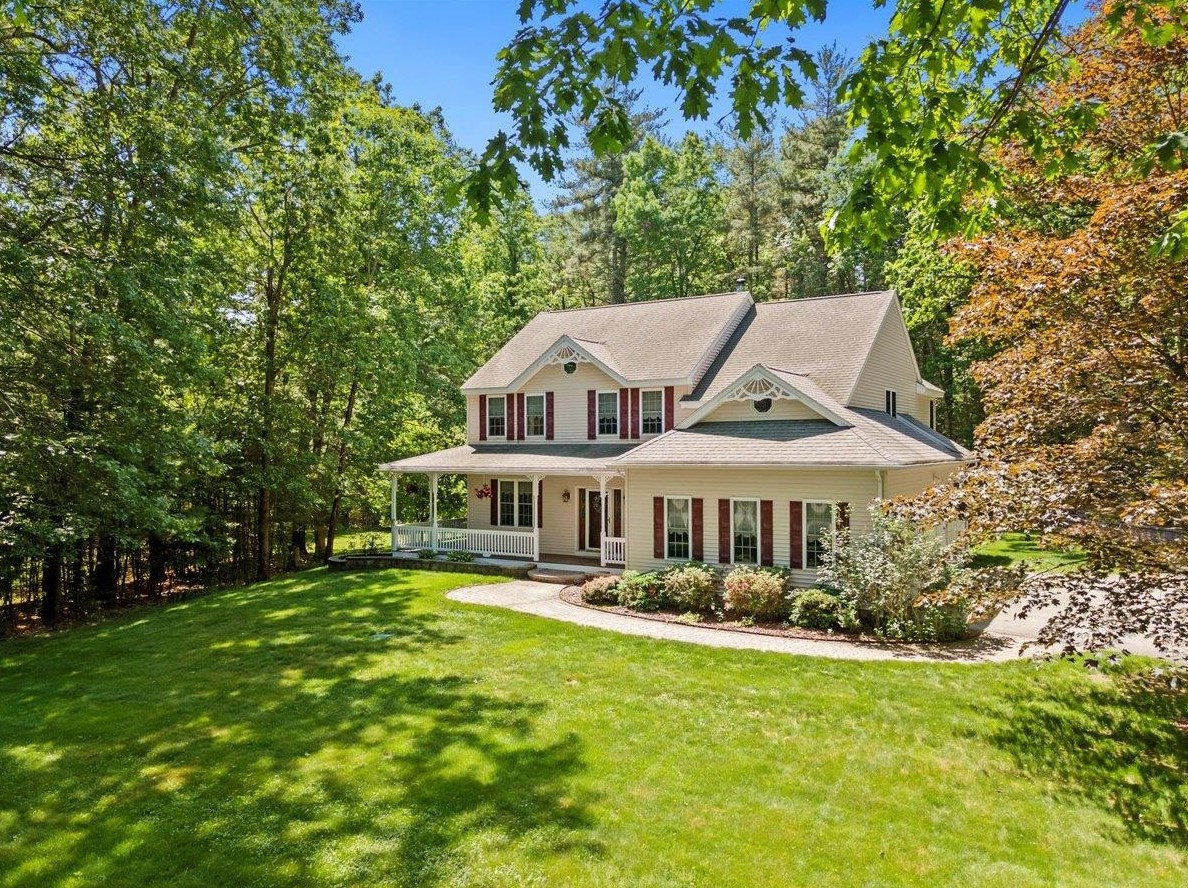 7 Kashmir Dr, Salem, NH 03079