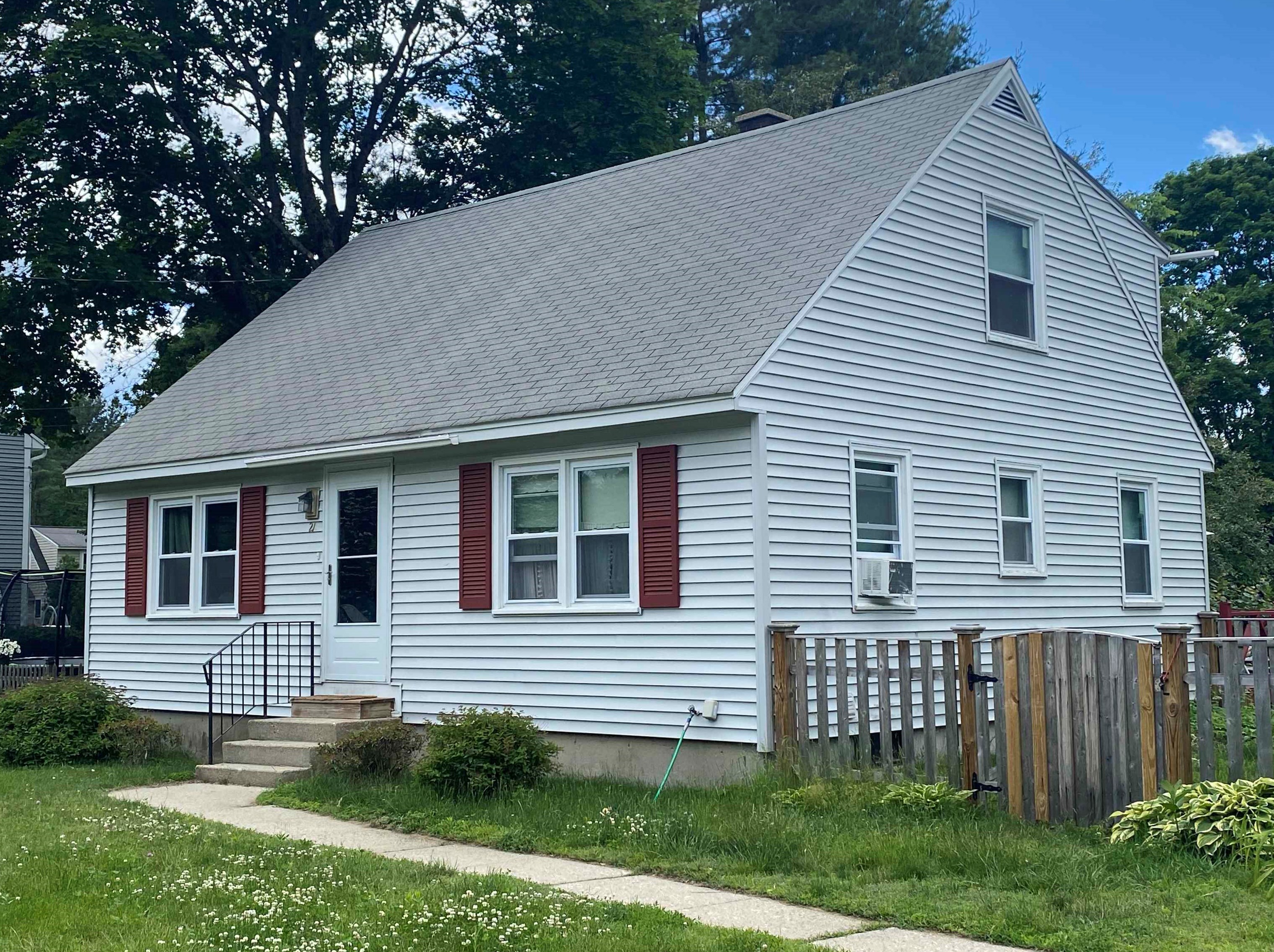 21 Queens Rd, Keene, NH 03431