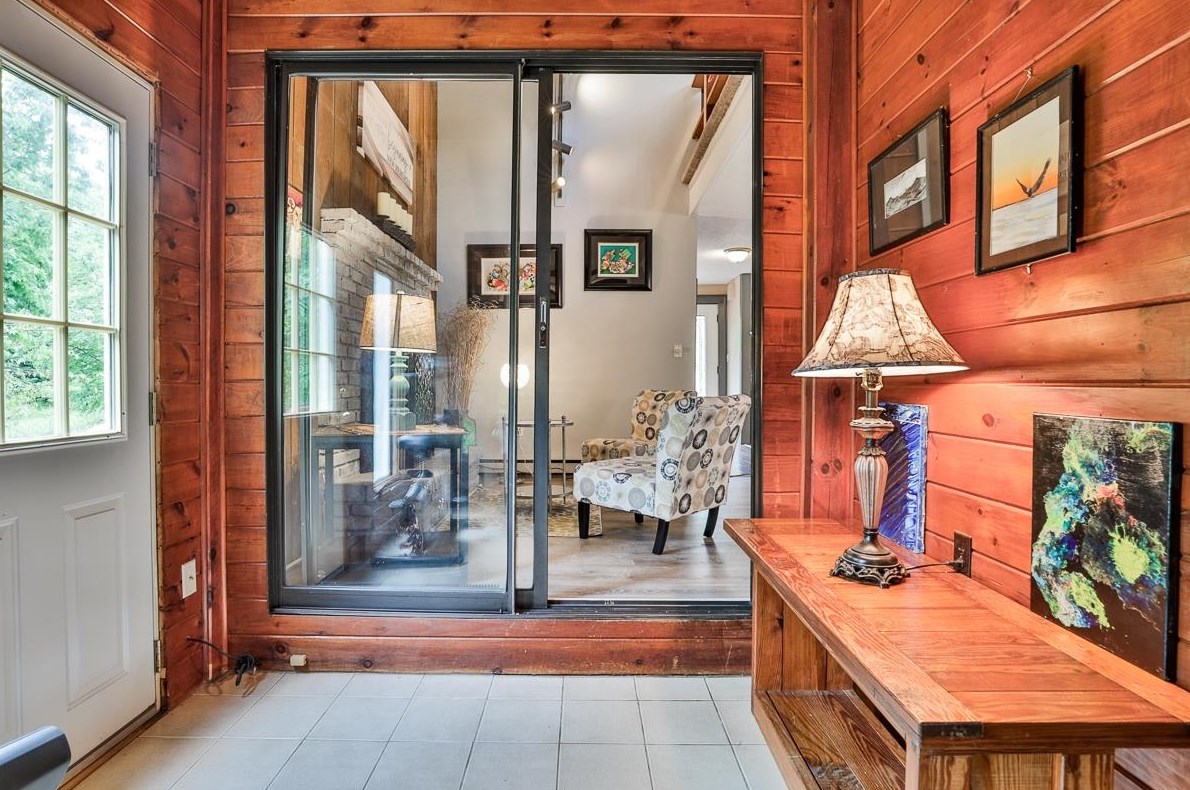 2 Harvest Dr, Derry NH  03038-4872 exterior