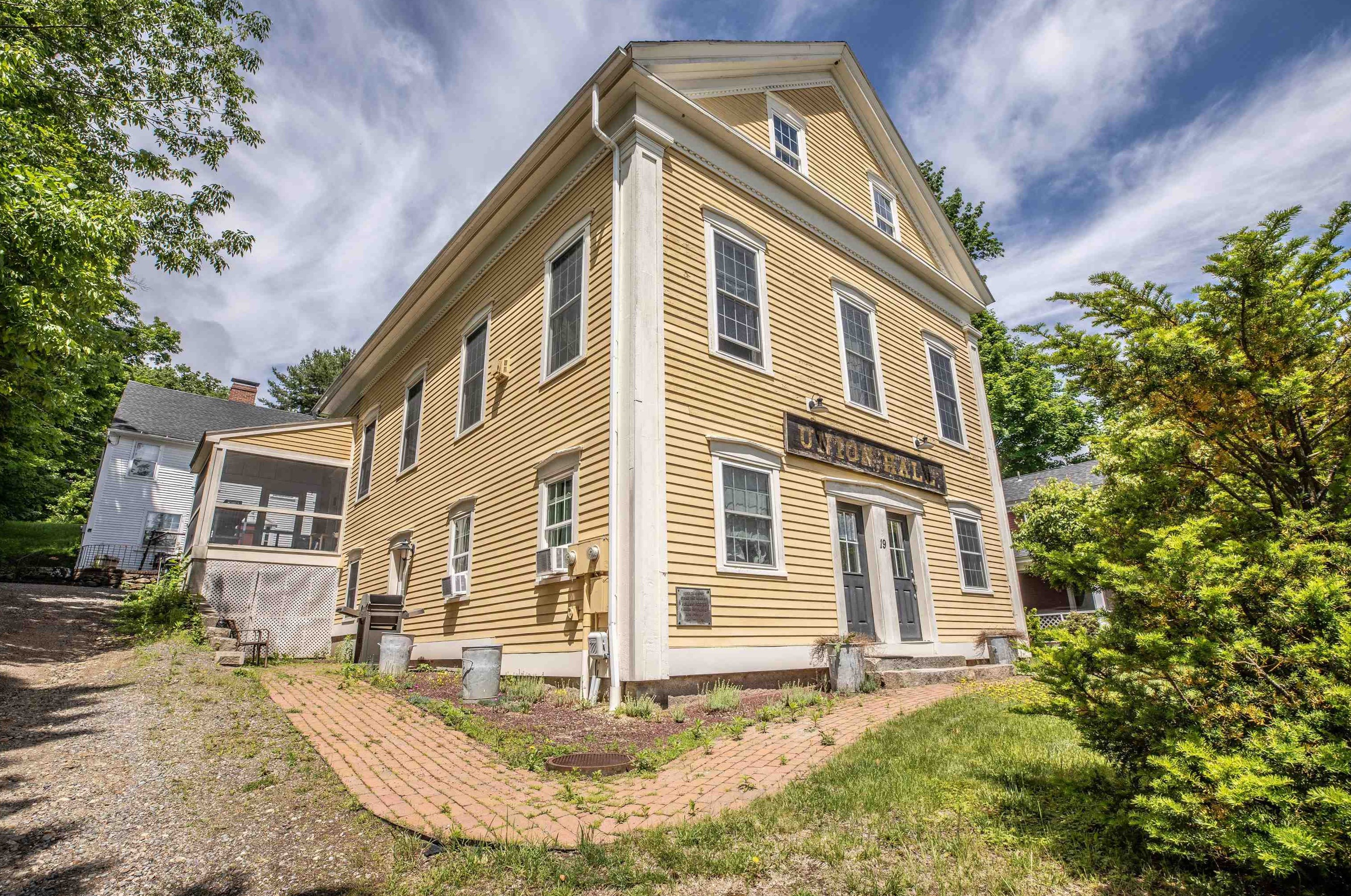 19 Main St, New Ipswich, NH 03071