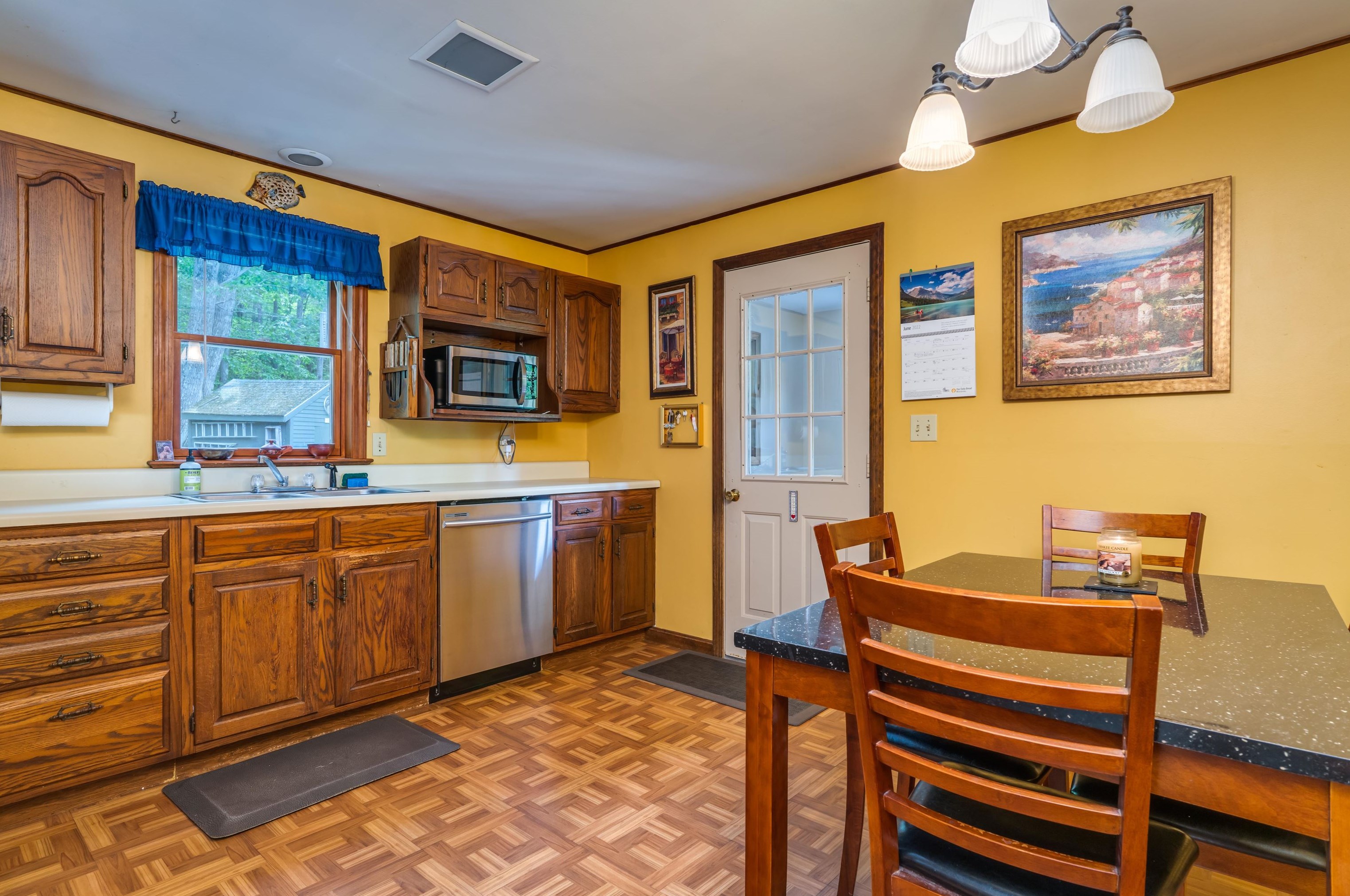 1265 Western Ave, Henniker, NH 03242