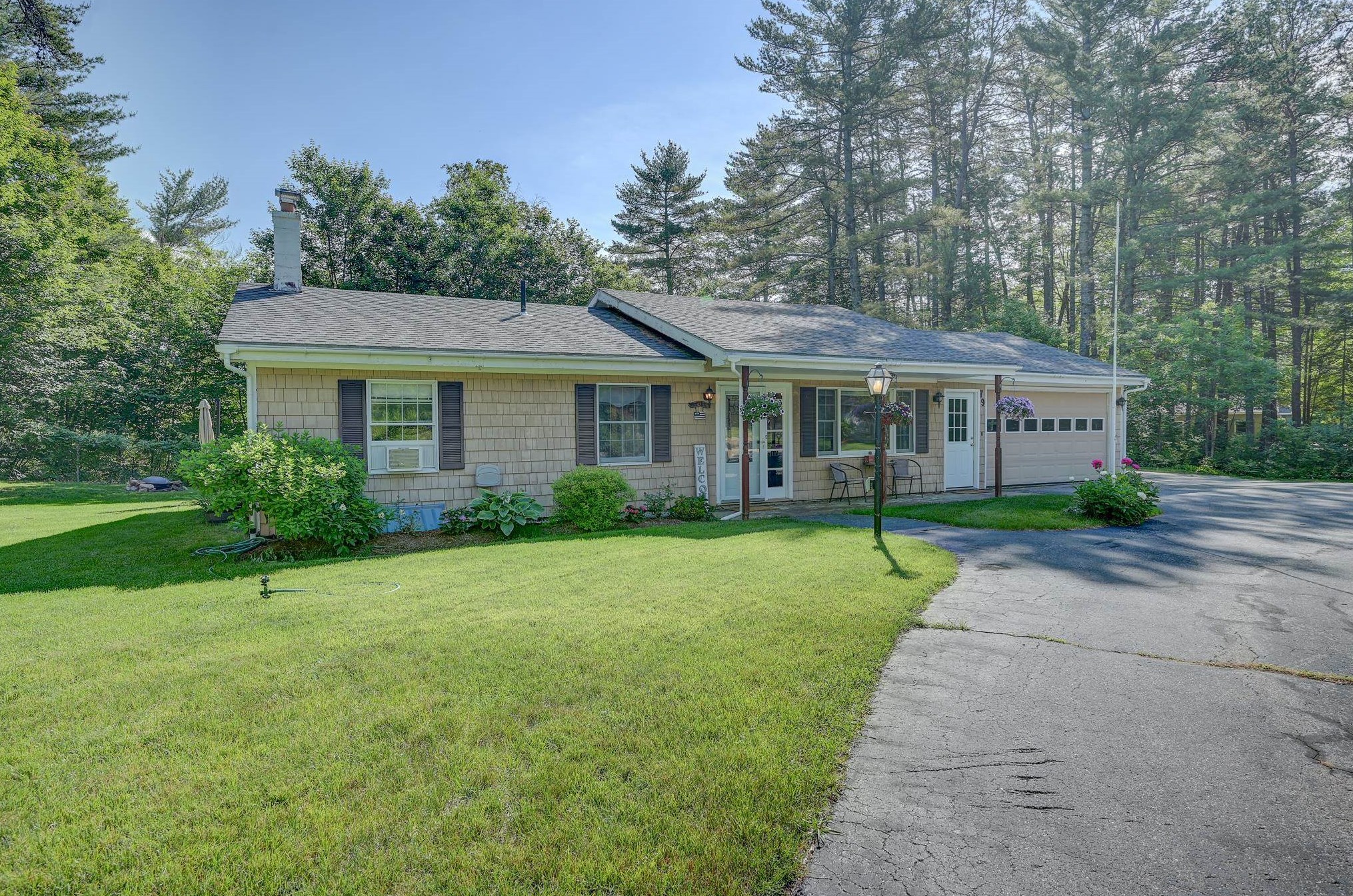 79 Thorne Hill Rd, Albany, NH 03818