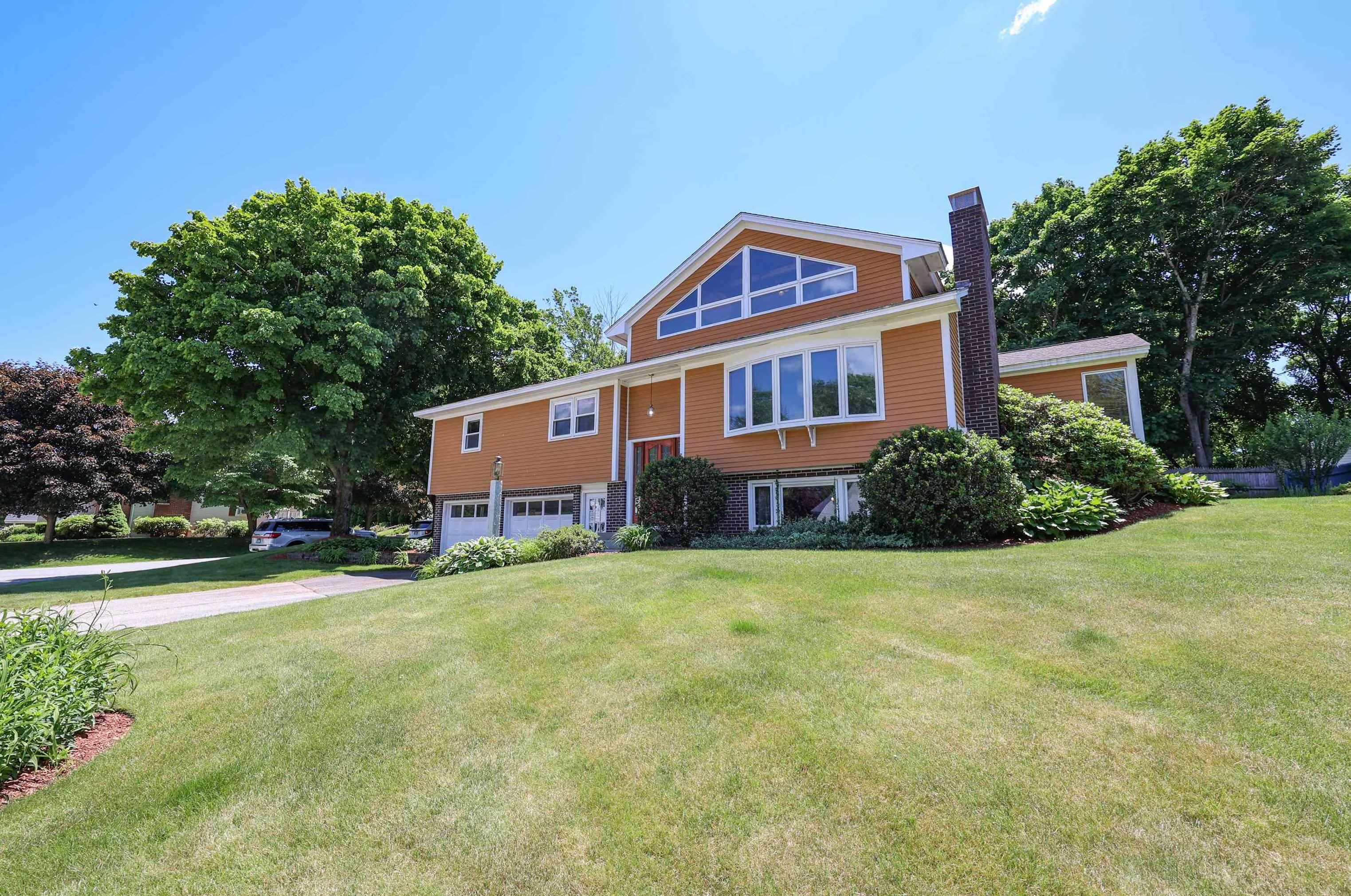42 Vespa Ln, Nashua, NH 03064
