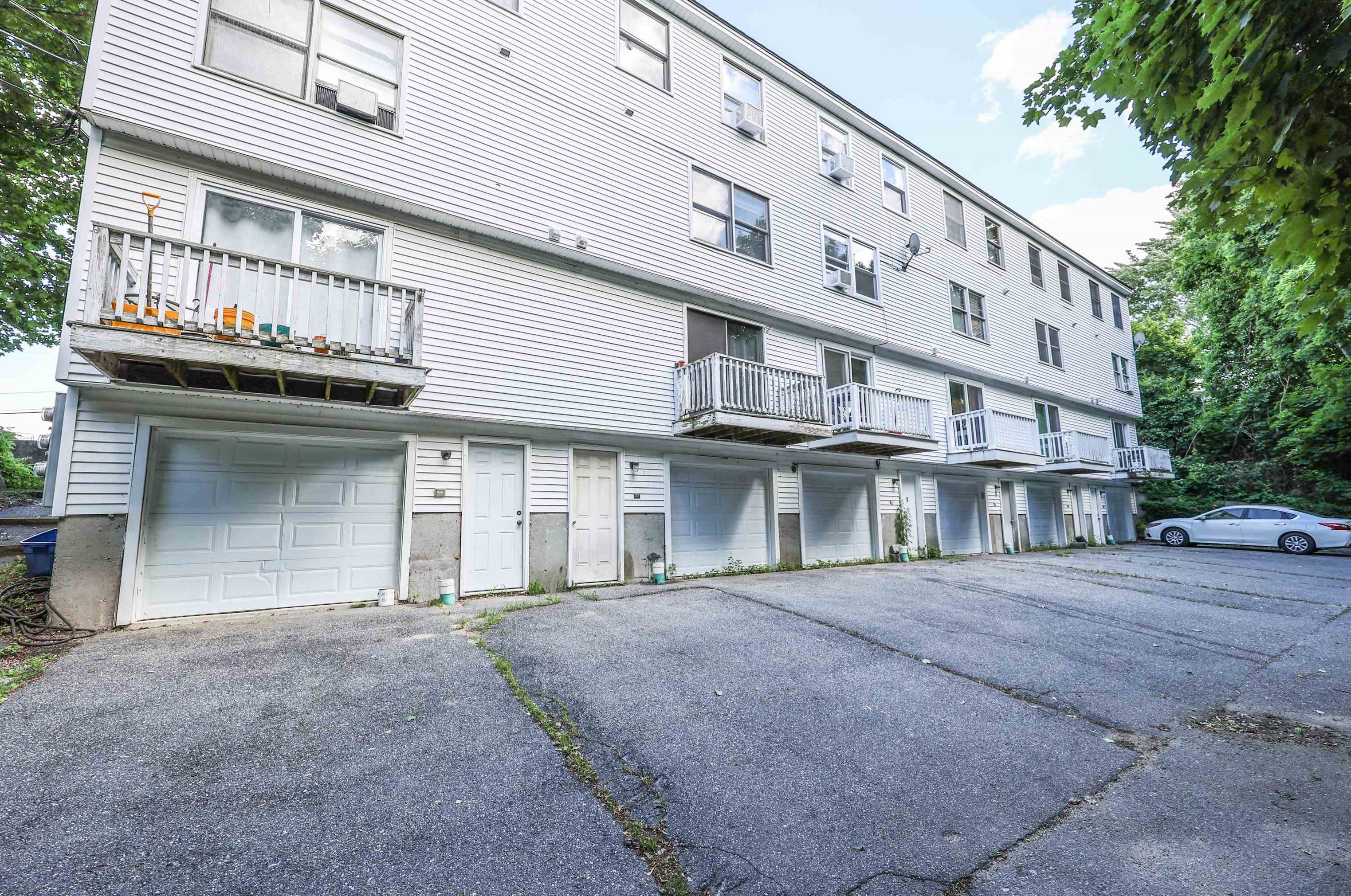 1 Highland Ave #10, Derry, NH 03038