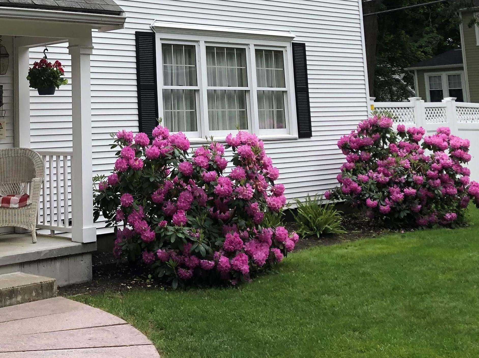 6 Elliott St, Nashua, NH 03064