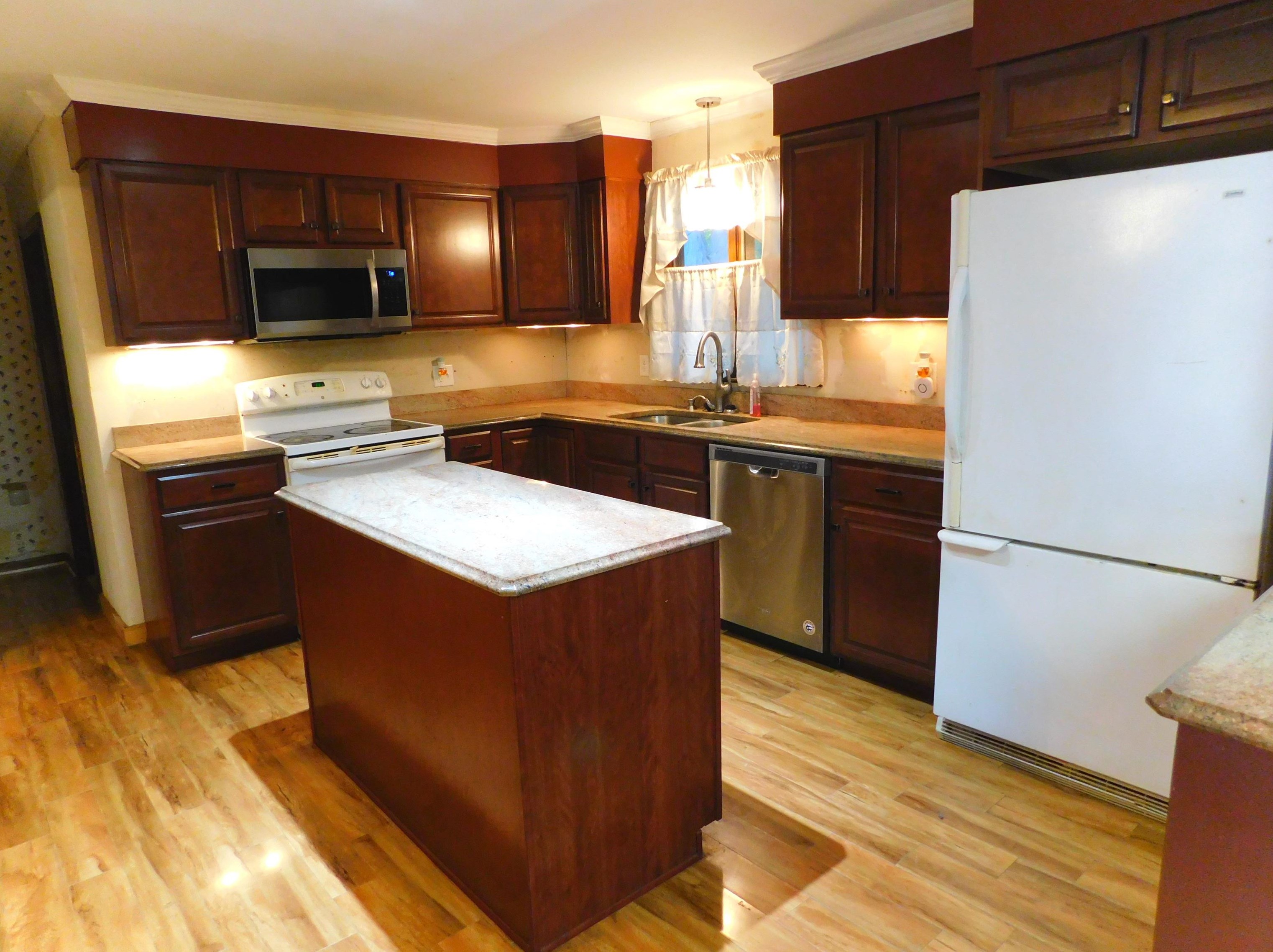21 Fremont St, Somersworth, NH 03878