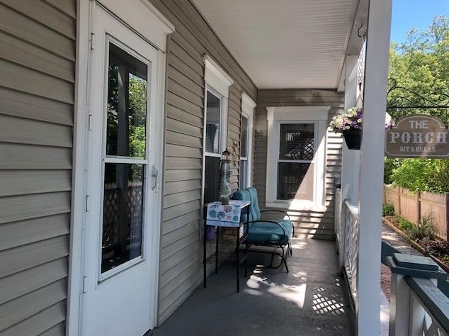 83 Sagamore St, Manchester NH  03104-3662 exterior