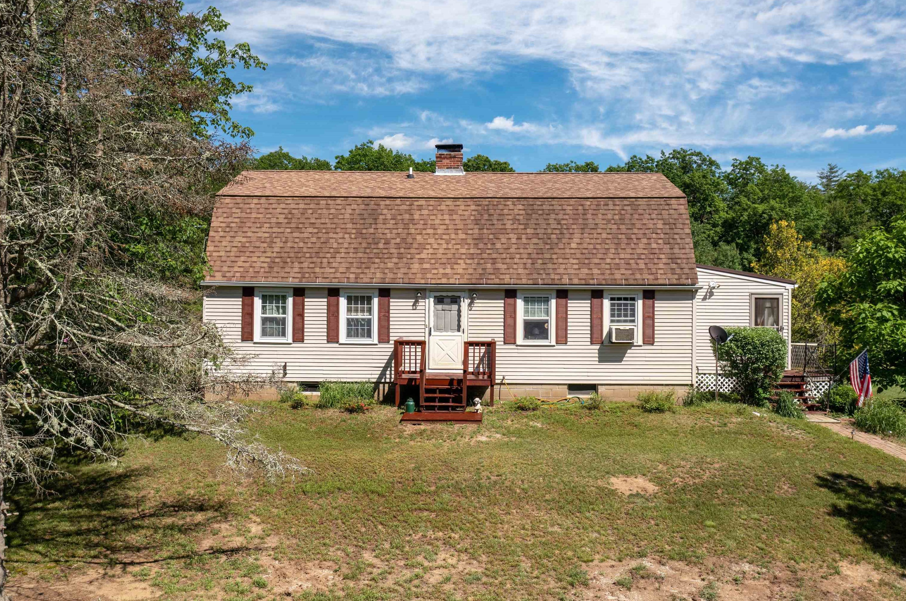424 Sandogardy Pond Rd, Tilton, NH 03276