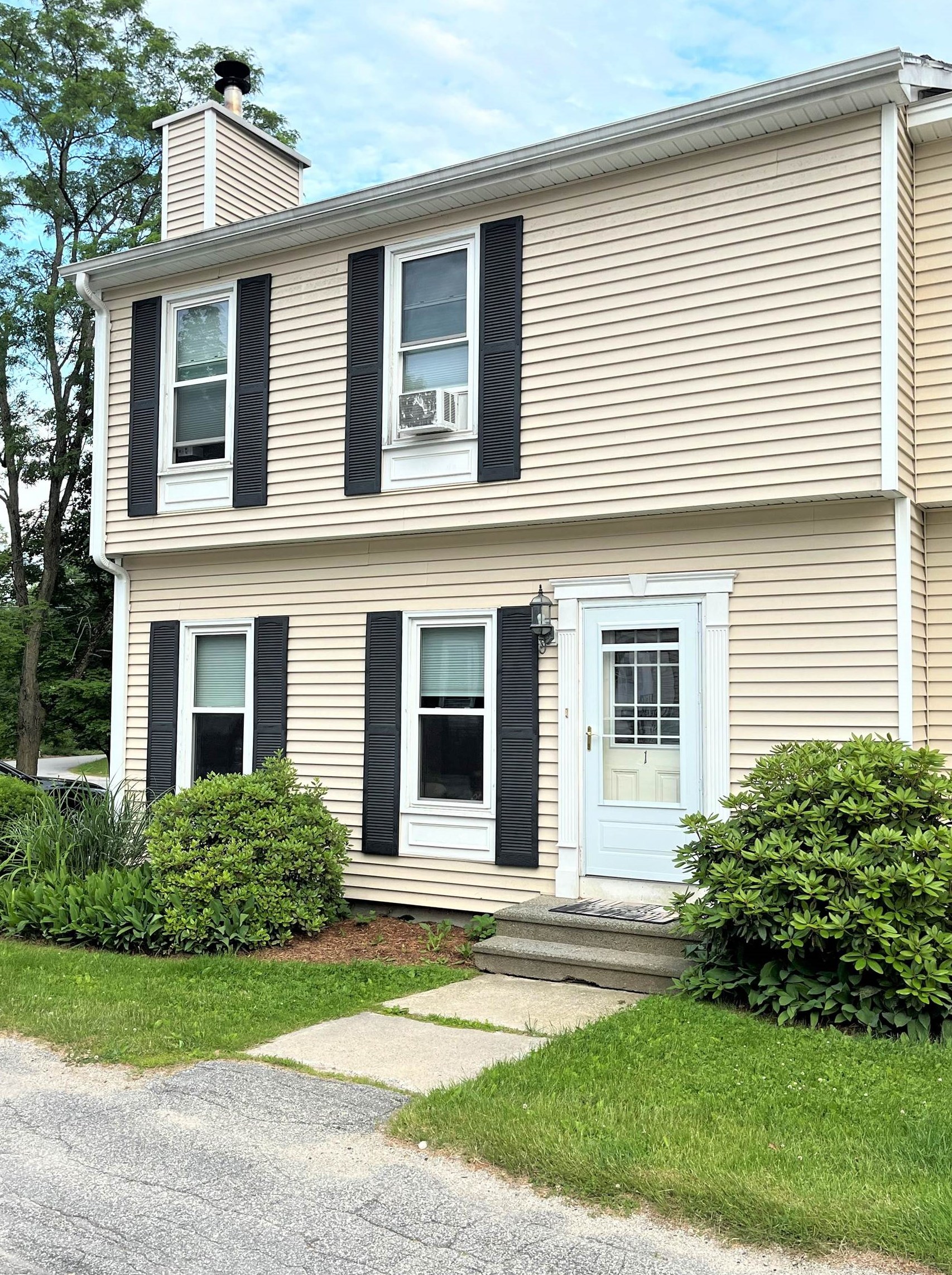 66 Preston St #1, Hillsboro, NH 03244