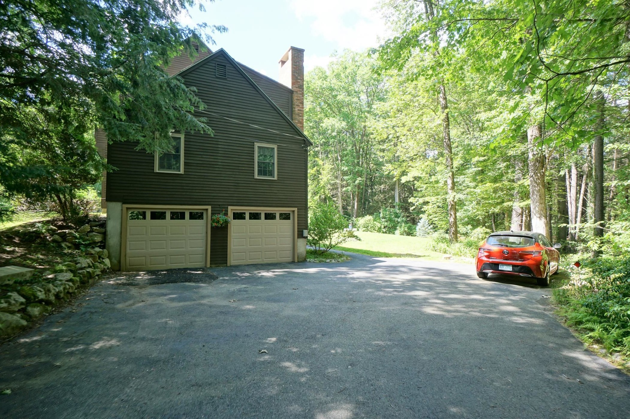 8 Shadow Ln, Amherst, NH 03031