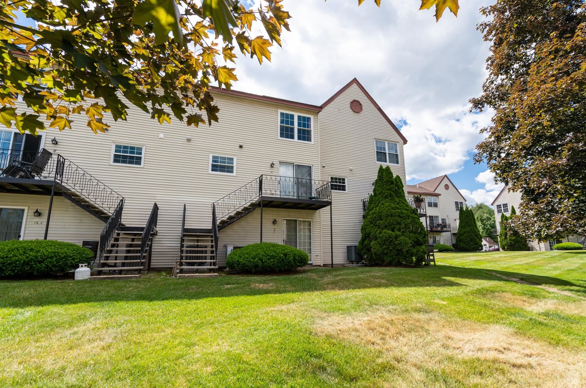 76 Rdg Rd, Merrimack NH exterior