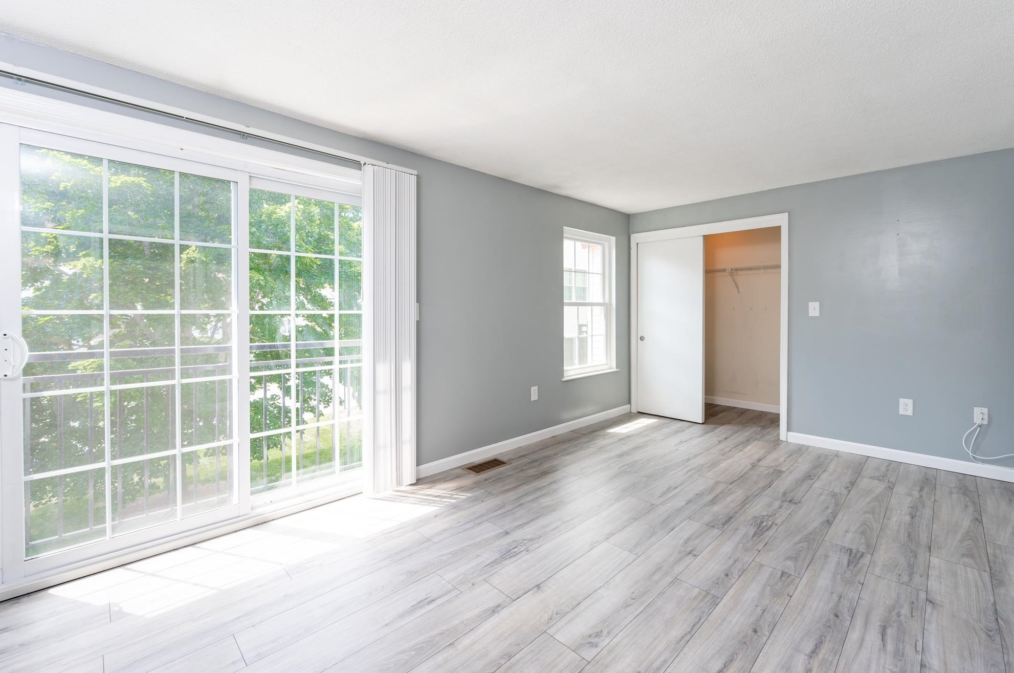 76 Rdg Rd, Merrimack NH exterior