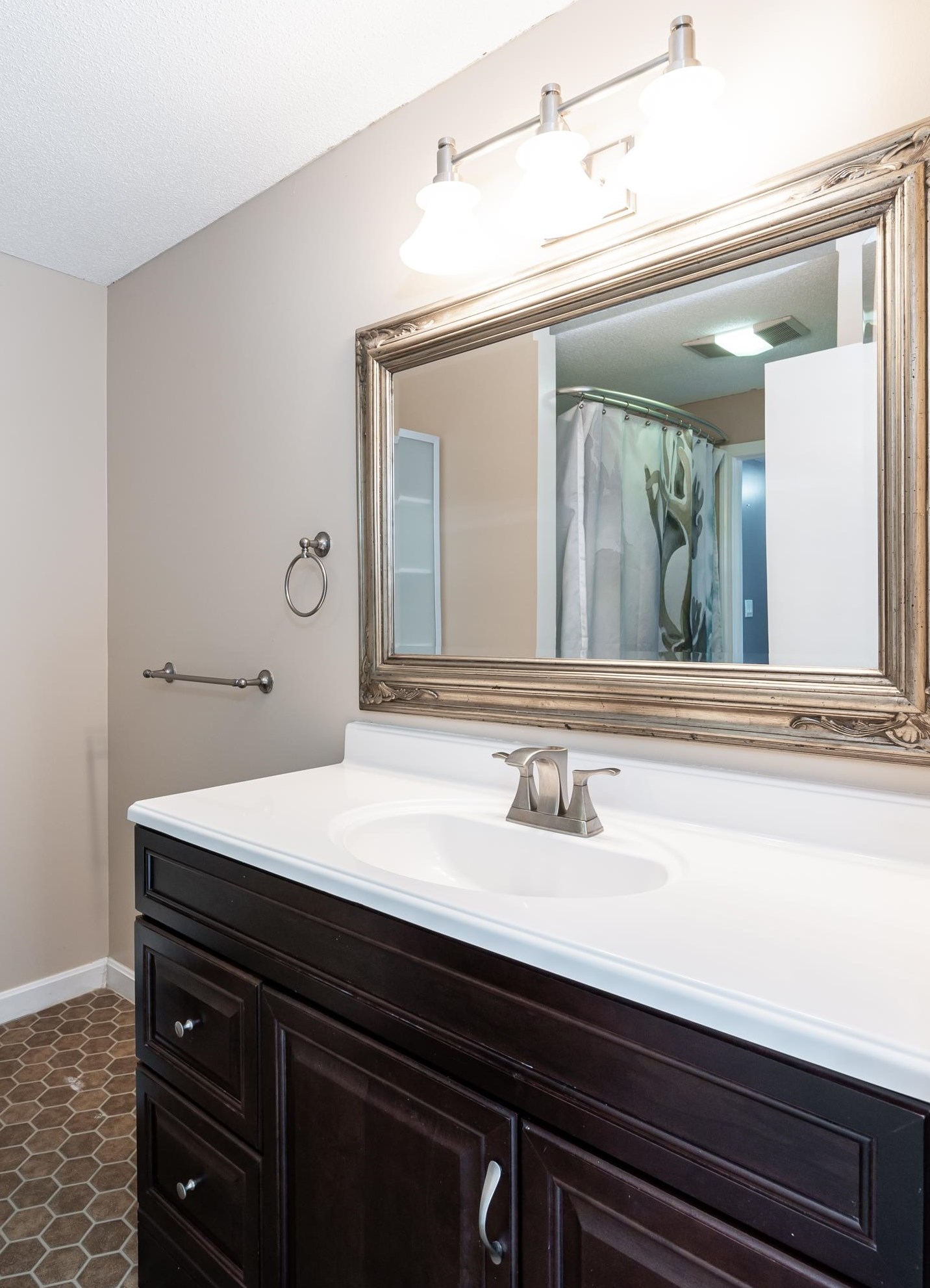 76 Rdg Rd, Merrimack NH exterior