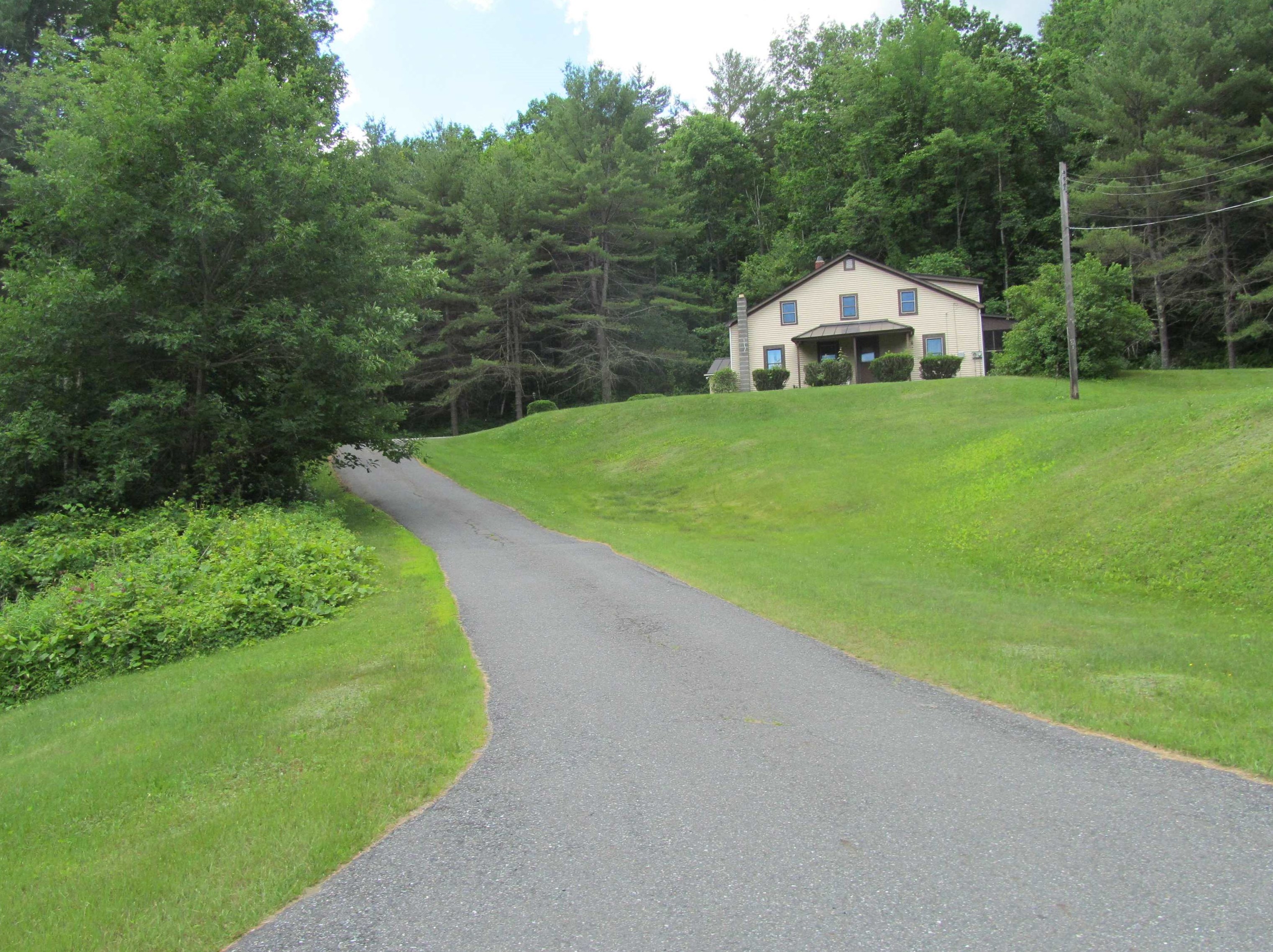 226 Twistback Rd, Unity, NH 03743