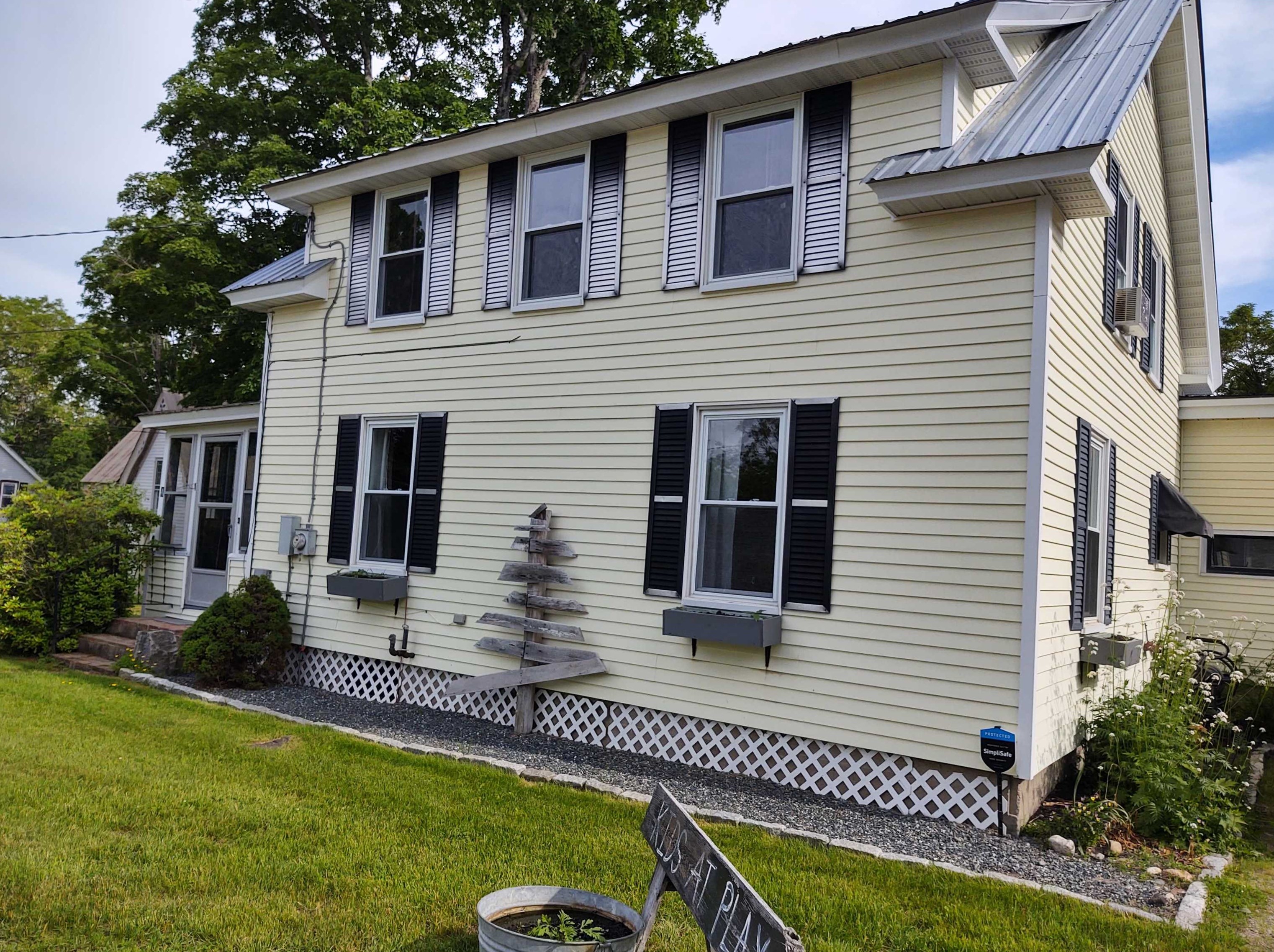 4 Hodge Ln, Ctr Ossipee, NH 03814