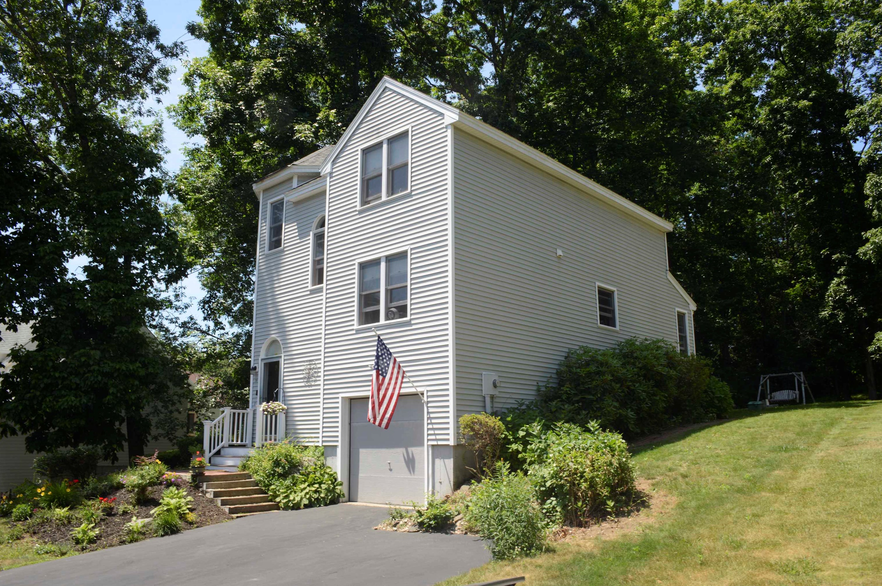38 Alderwood Dr, Stratham, NH 03885