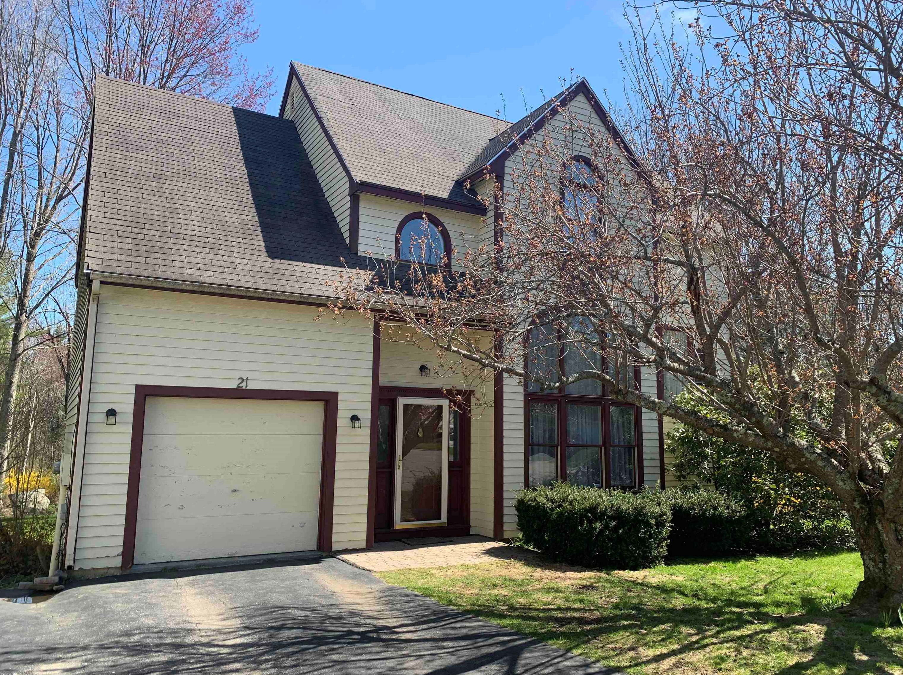 21 Alderwood Dr, Stratham, NH 03885