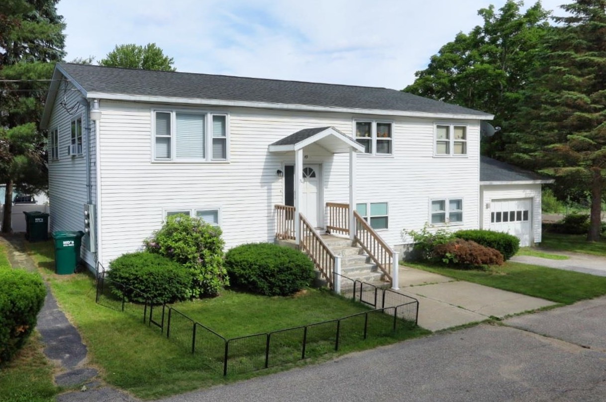 47 Maple St, Wilton, NH 03086