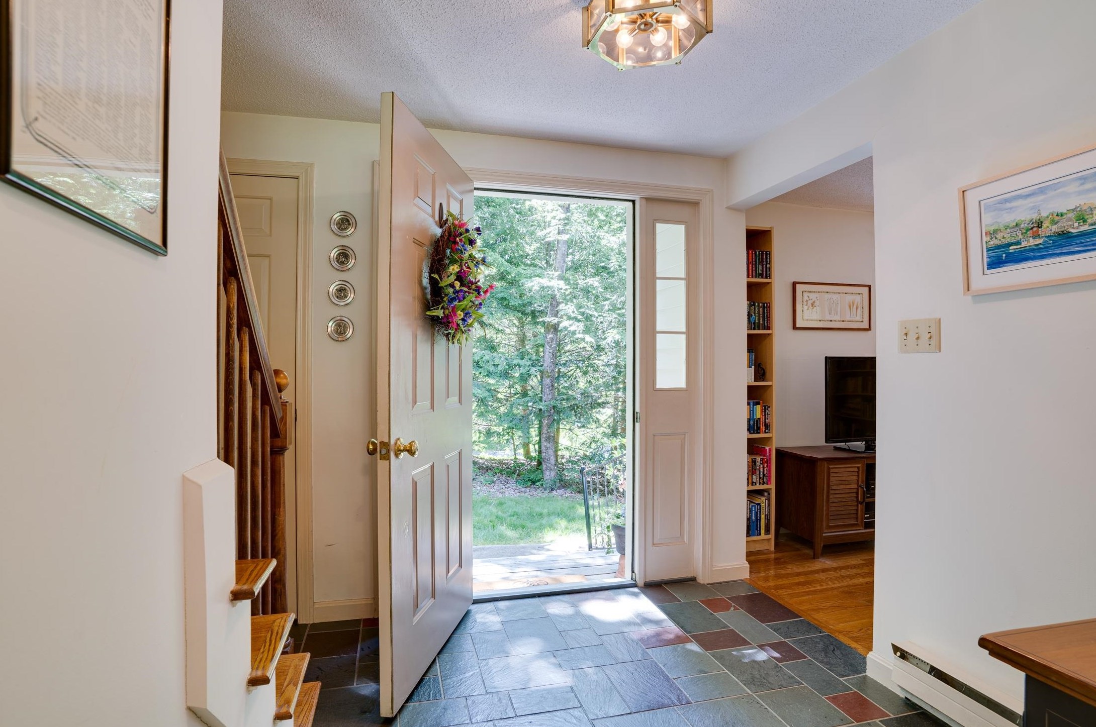 3 Greenleaf Cir, Kensington, NH 03833-6429