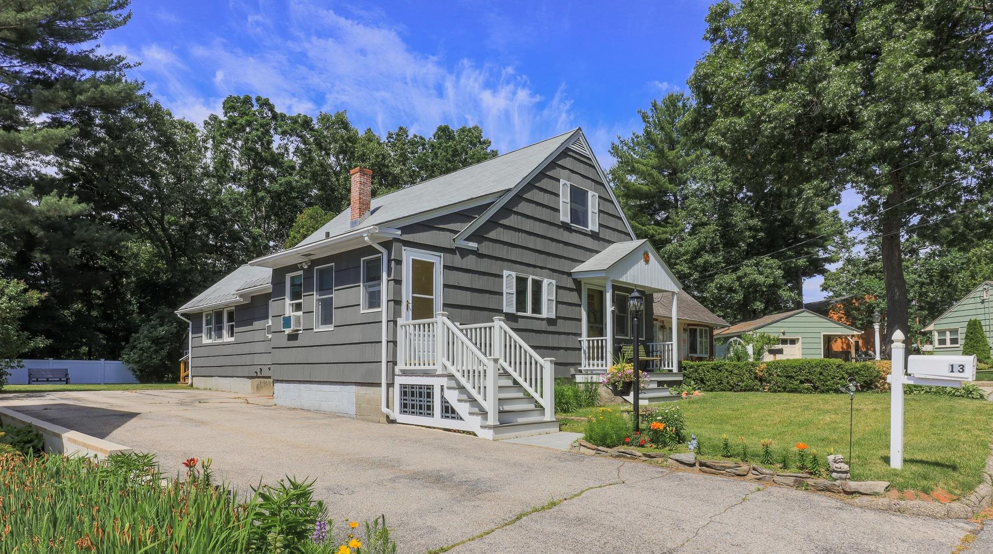 13 Almond St, Manchester, NH 03102-5008
