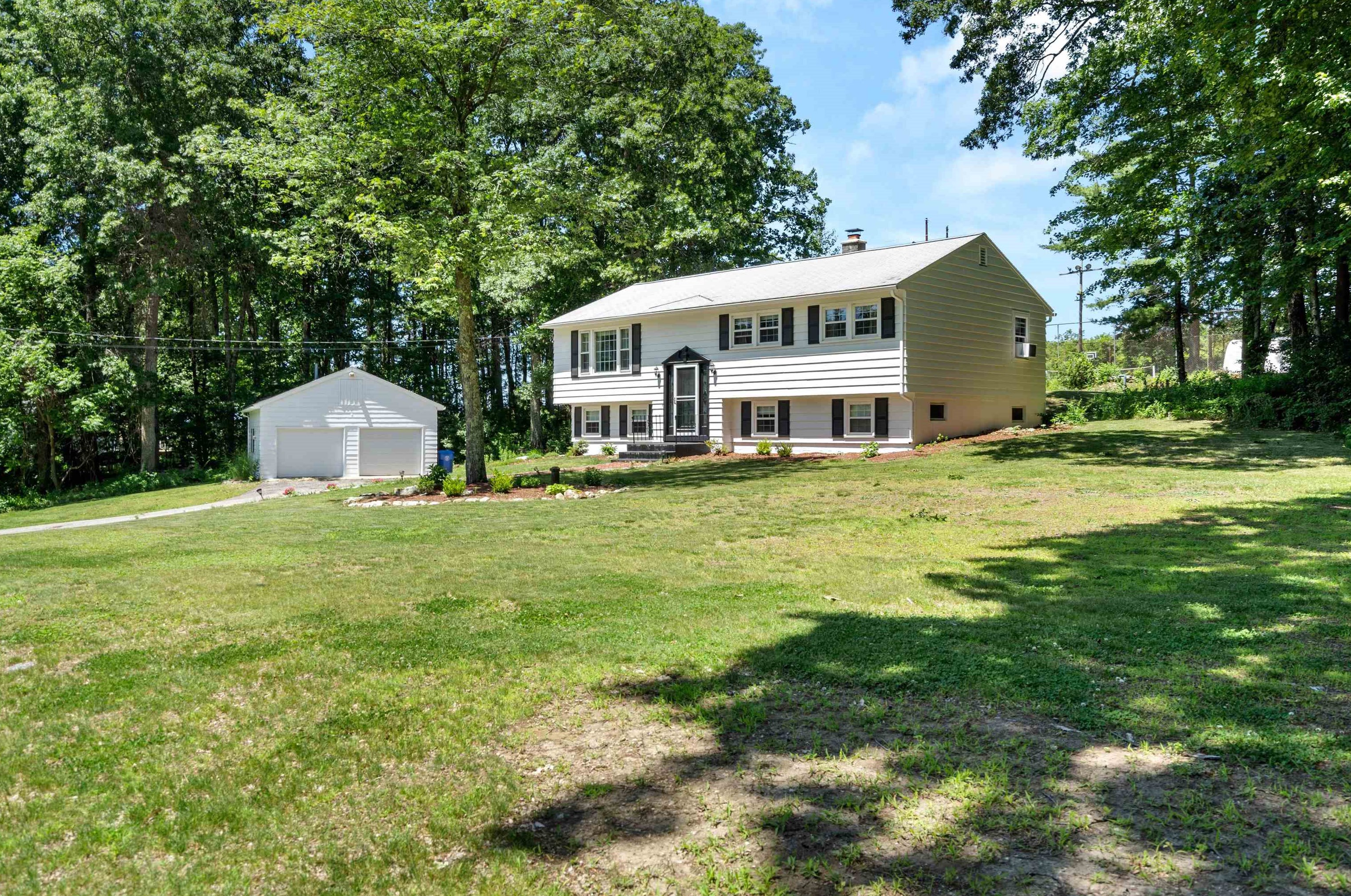 39 Bancroft Rd, Londonderry, NH 03053