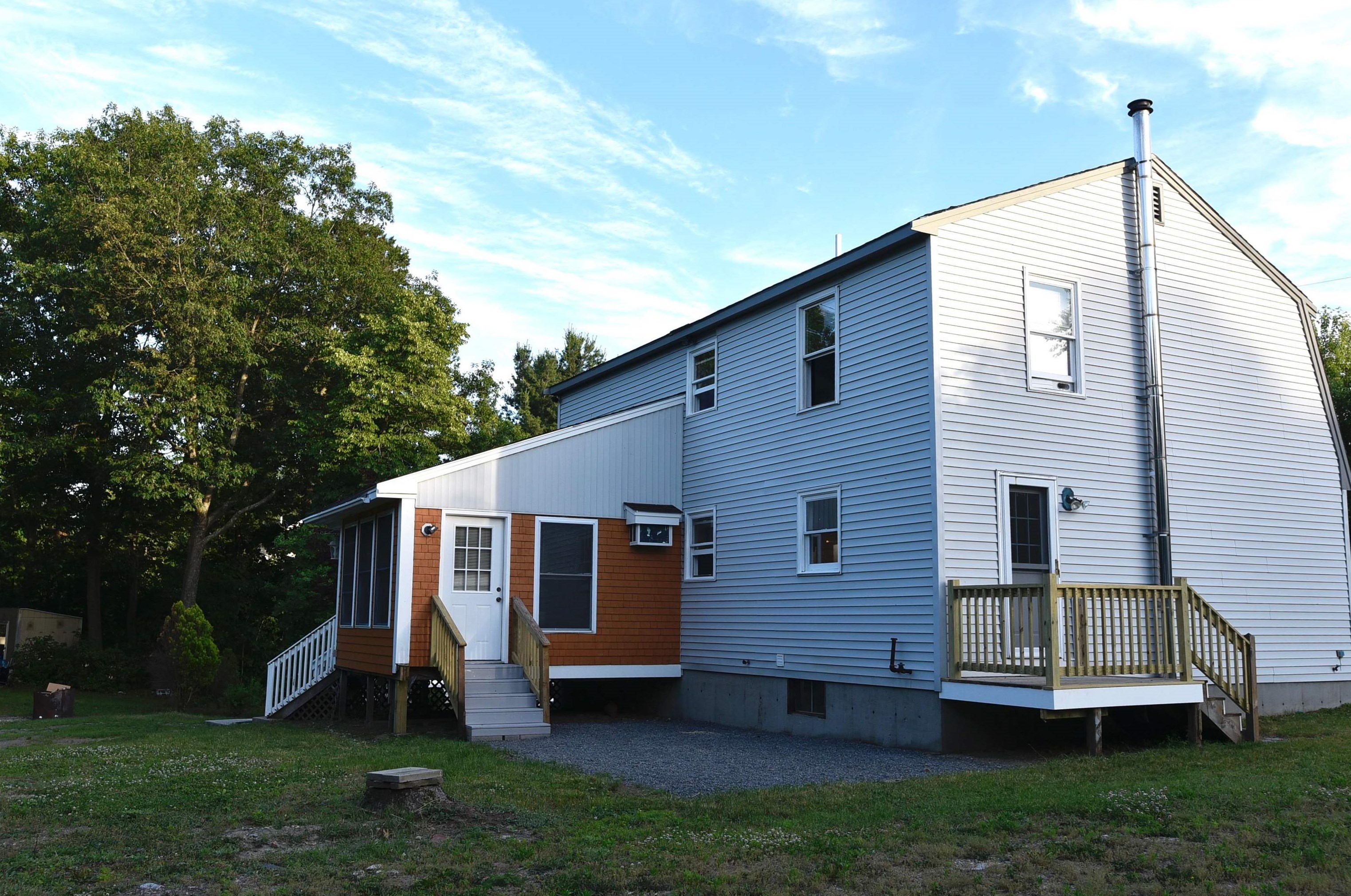6 Valley St, Derry, NH 03038
