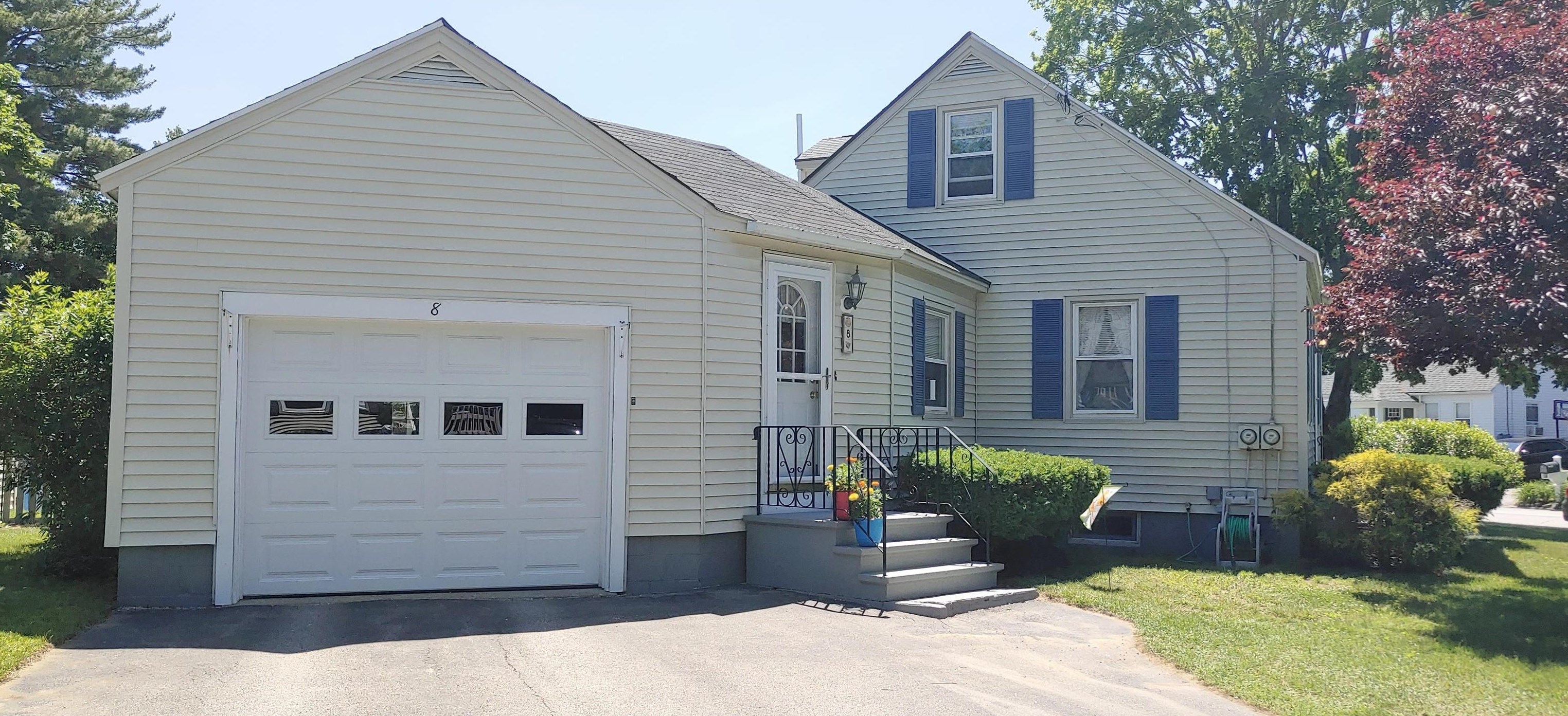 8 Cranbrook Ln, Dover, NH 03820