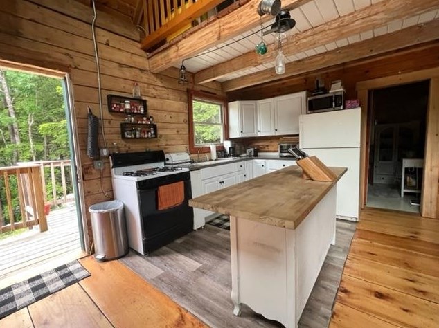 13 Adams Rd, Bridgewater, NH 03222