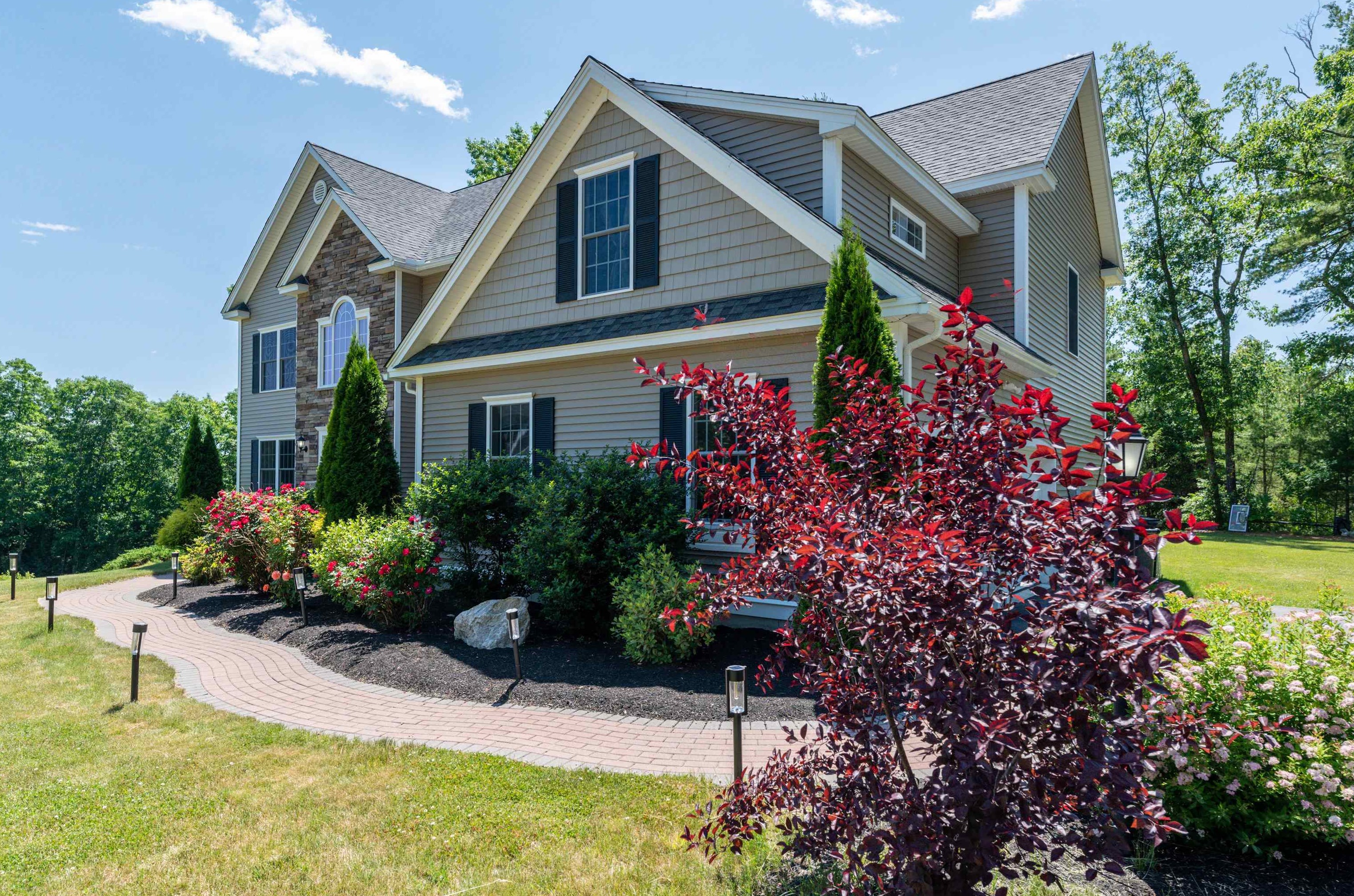 60 Northland Rd, Windham, NH 03087-1275