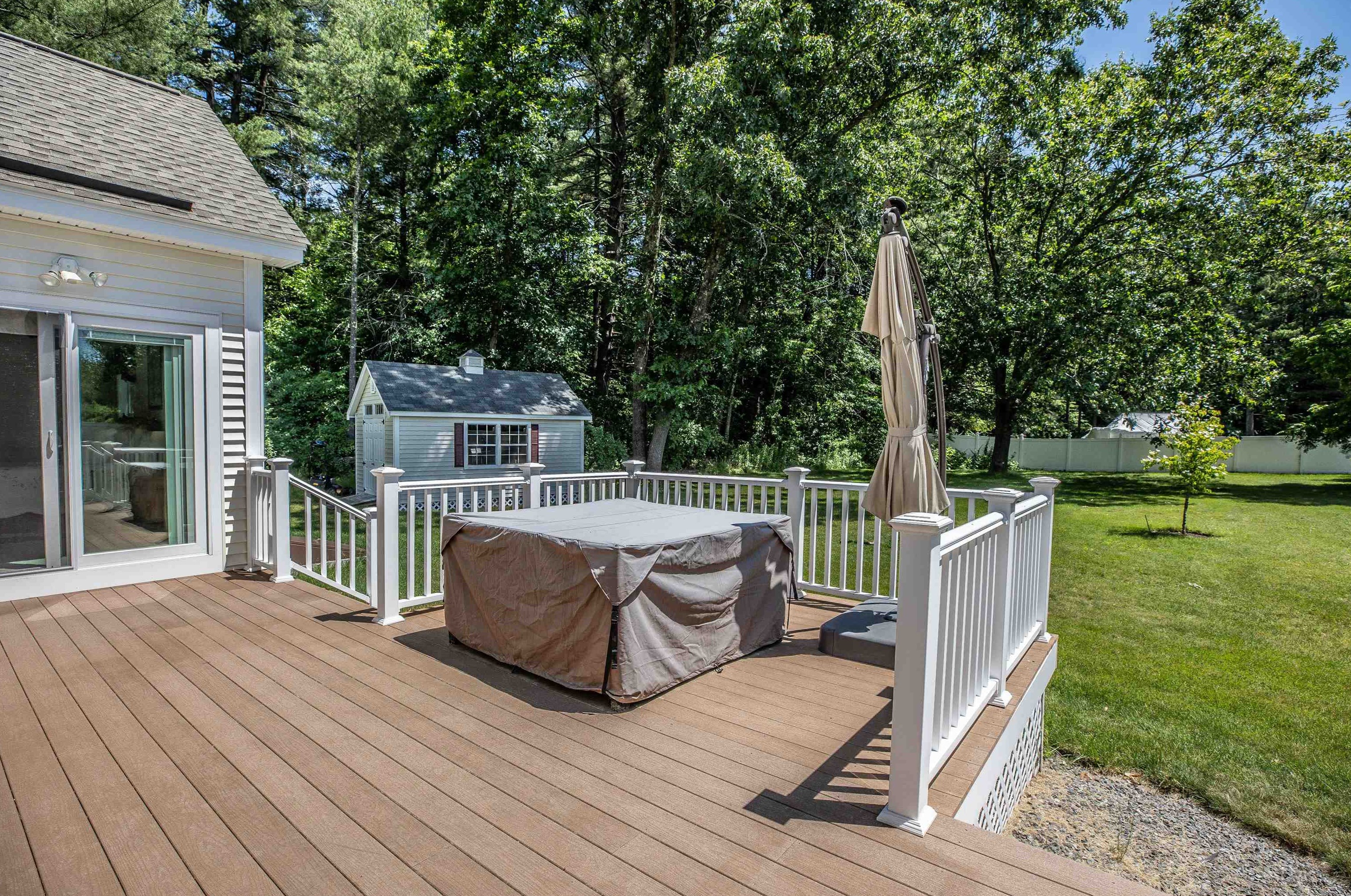 199 Charles Bancroft Hwy, Hudson NH  03052-2601 exterior