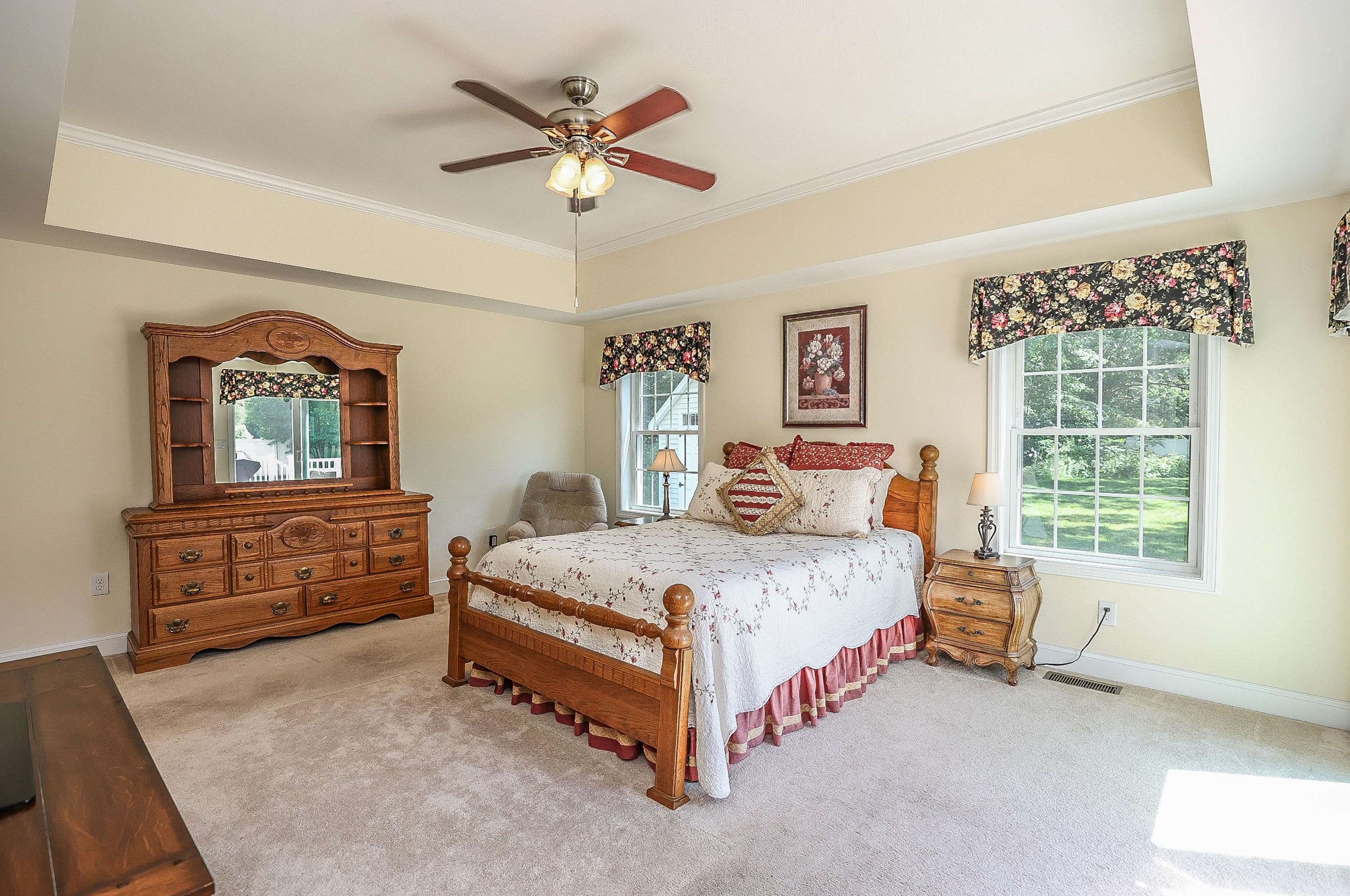 199 Charles Bancroft Hwy, Hudson NH  03052-2601 exterior