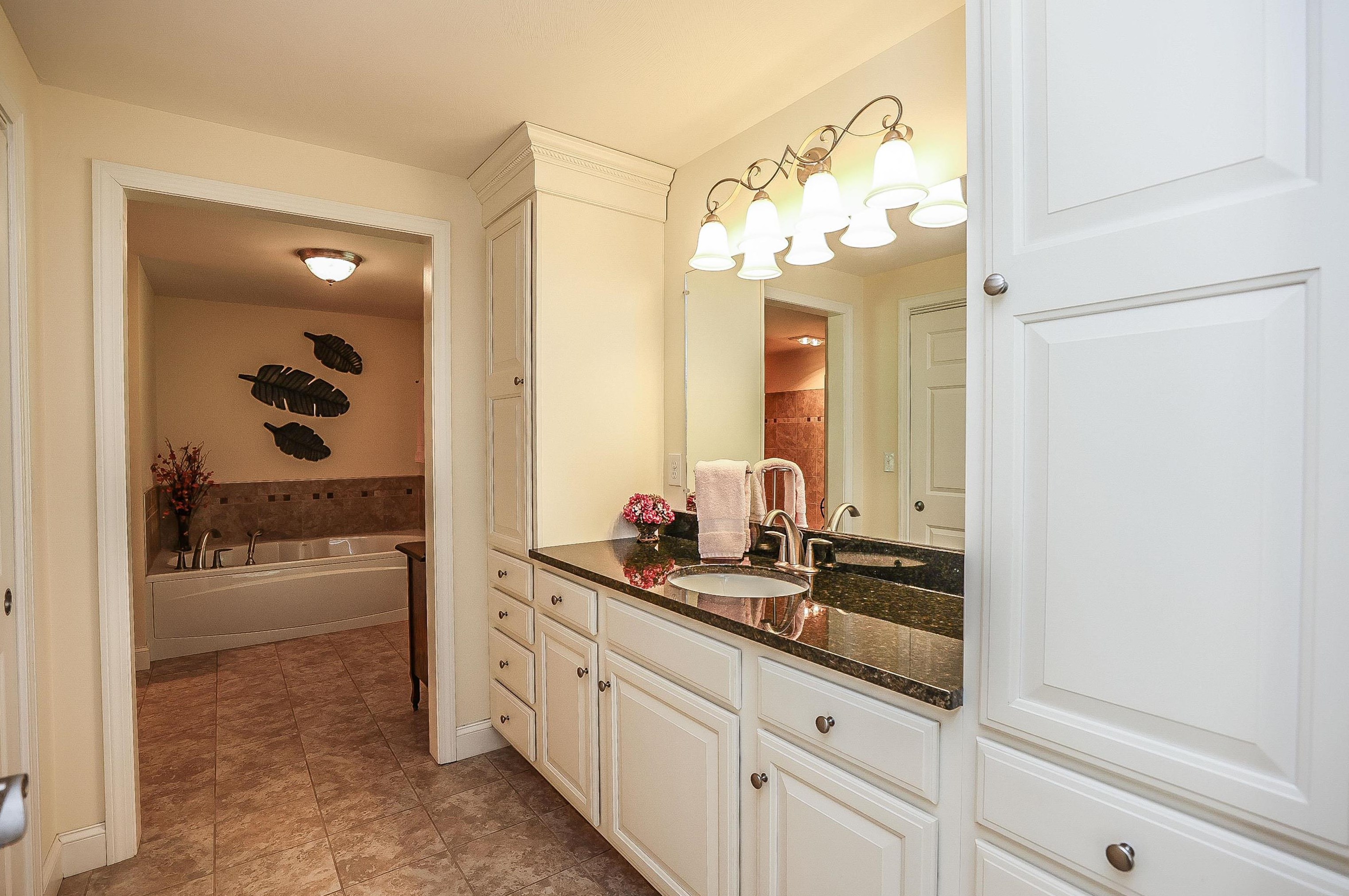 199 Charles Bancroft Hwy, Hudson NH  03052-2601 exterior