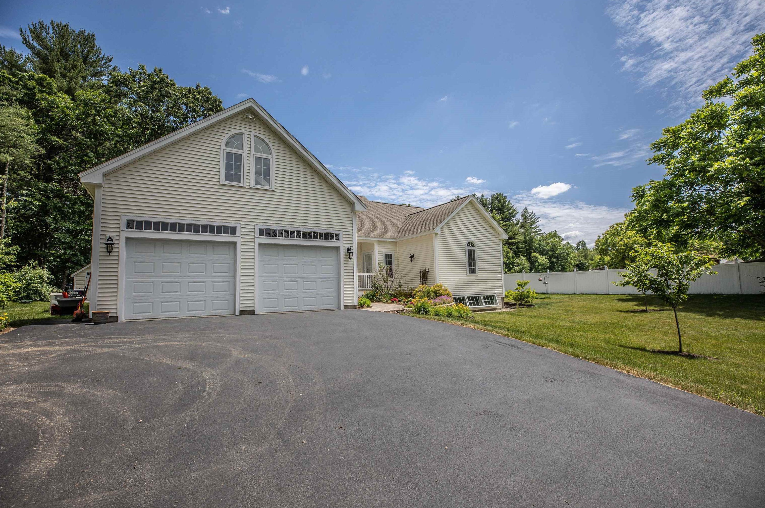 199 Charles Bancroft Hwy, Hudson, NH 03052-2491