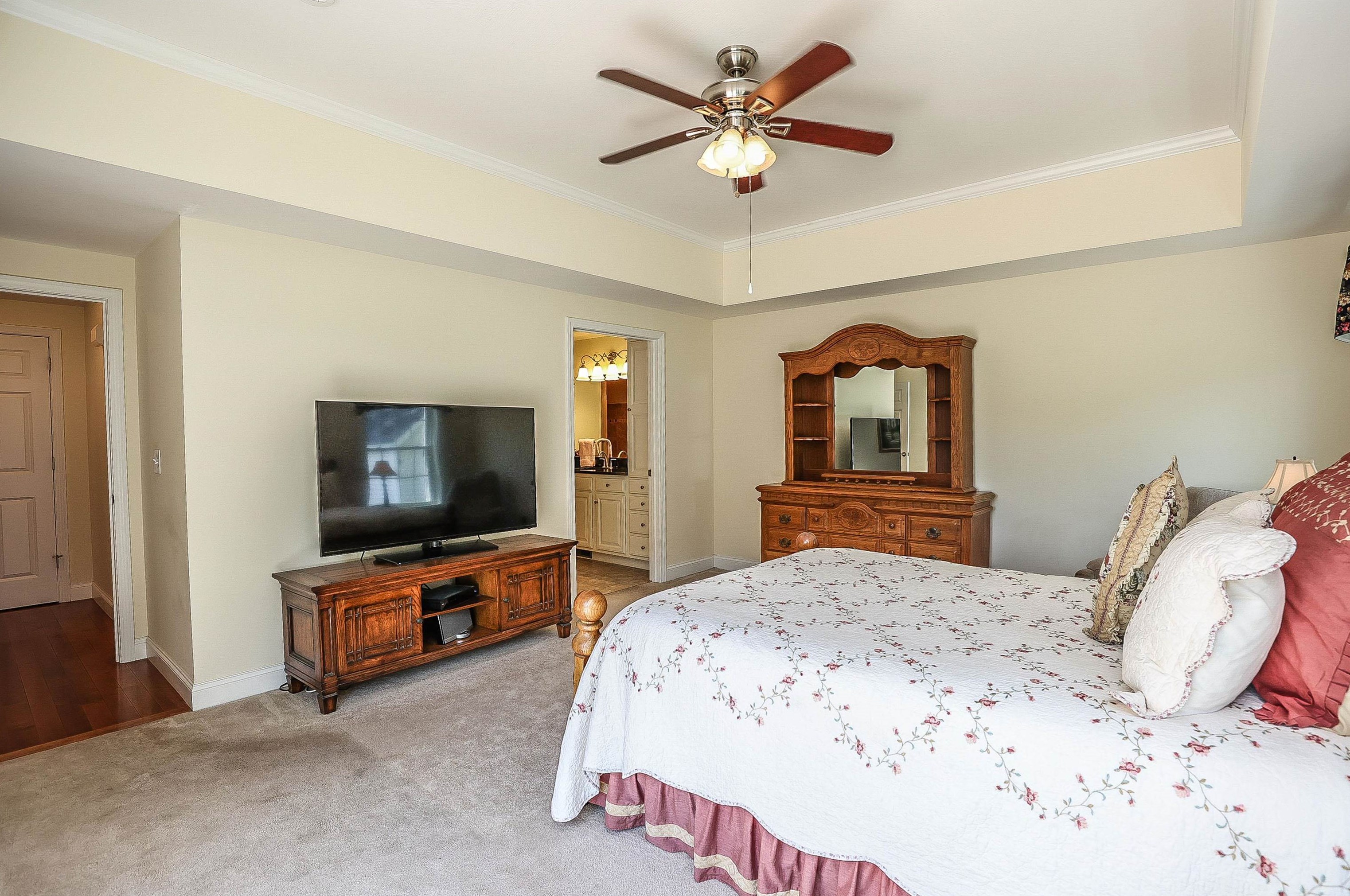 199 Charles Bancroft Hwy, Hudson NH  03052-2601 exterior